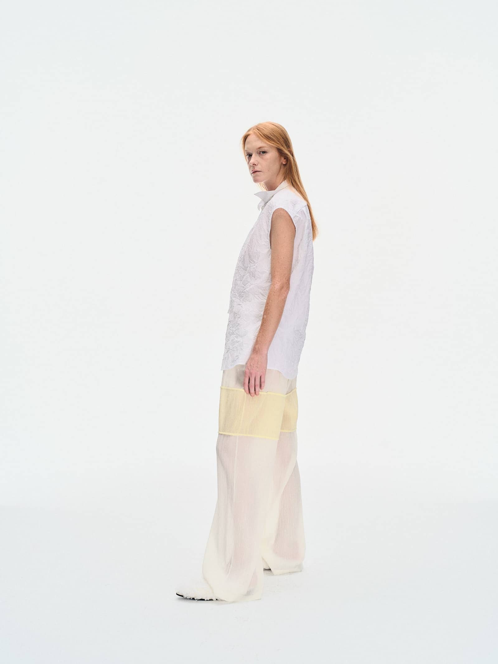 WRINKLED PLEATED COTTON TROUSERS – IVORY/YELLOW made by YIBRI