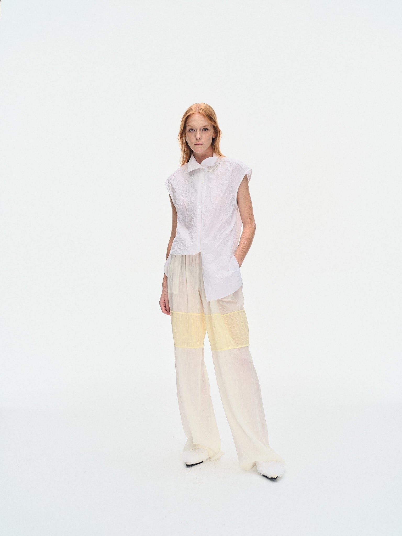WRINKLED PLEATED COTTON TROUSERS – IVORY/YELLOW made by YIBRI