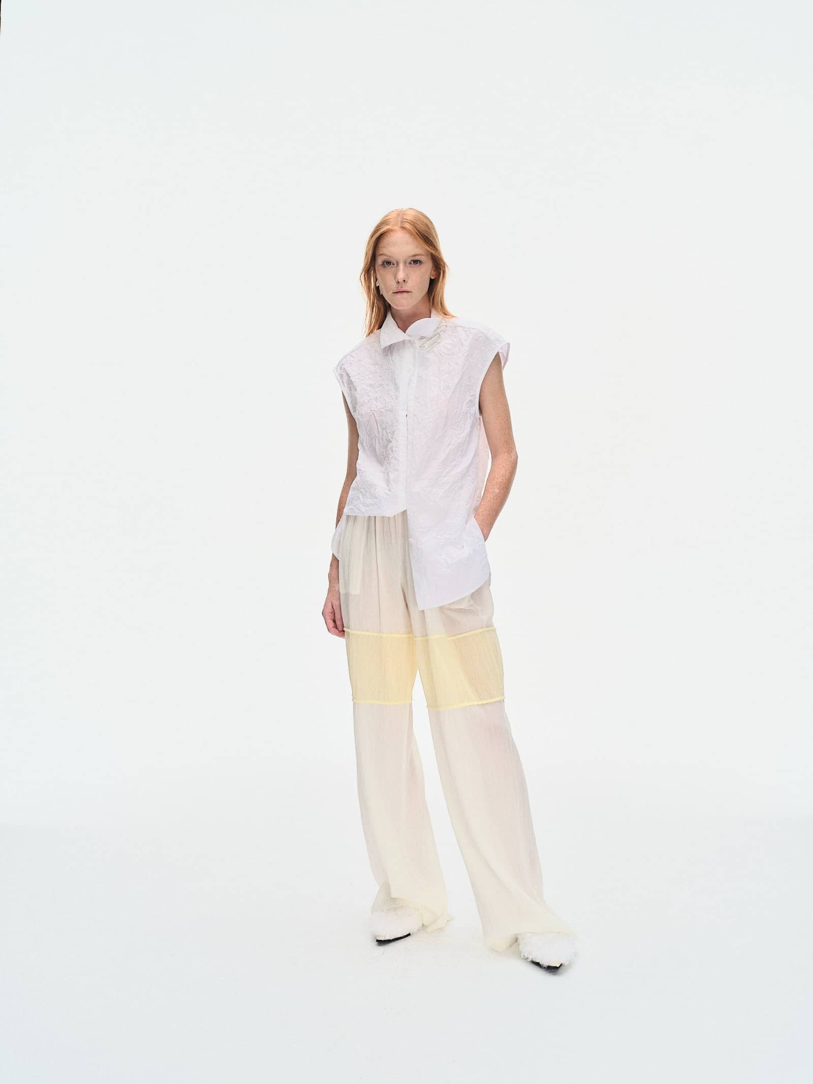 WRINKLED PLEATED COTTON TROUSERS – IVORY/YELLOW made by YIBRI