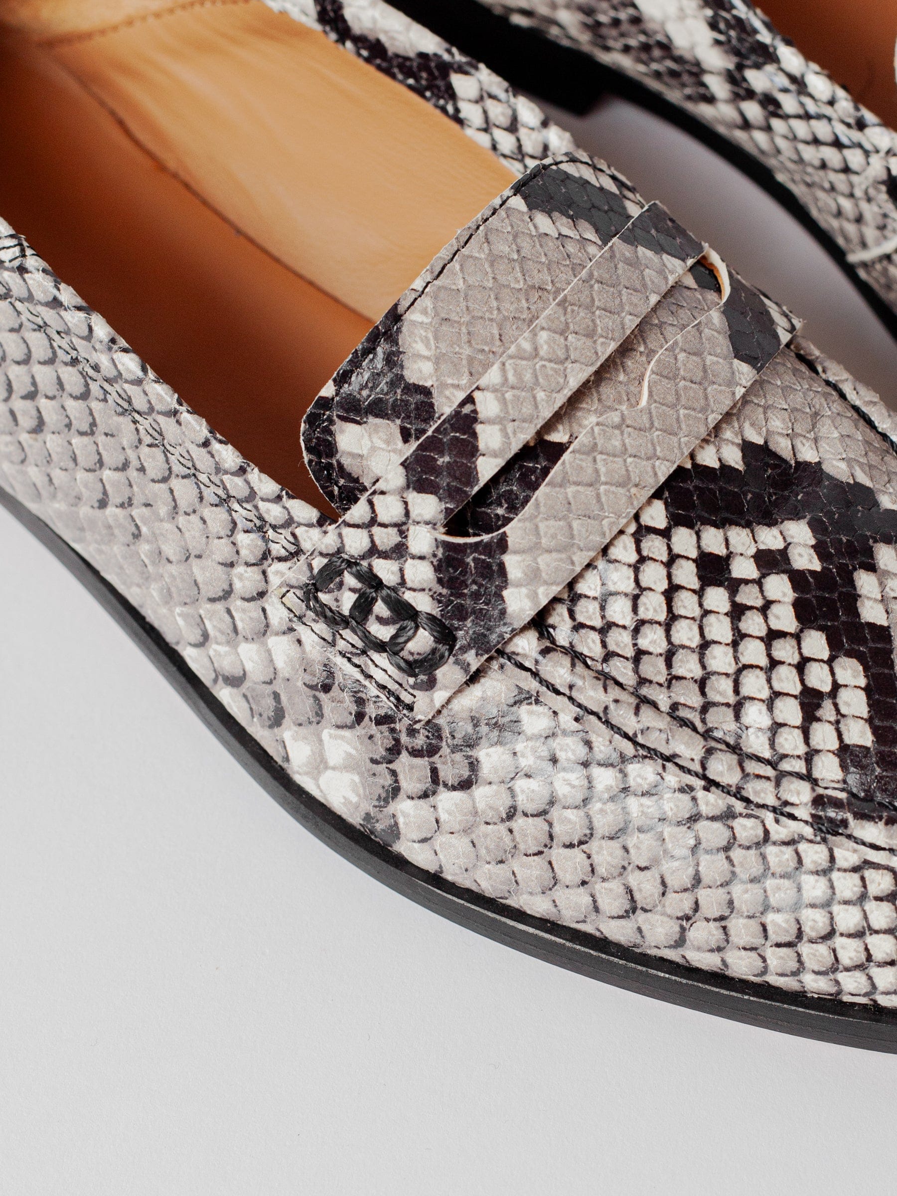 THE SUE made by Blankens