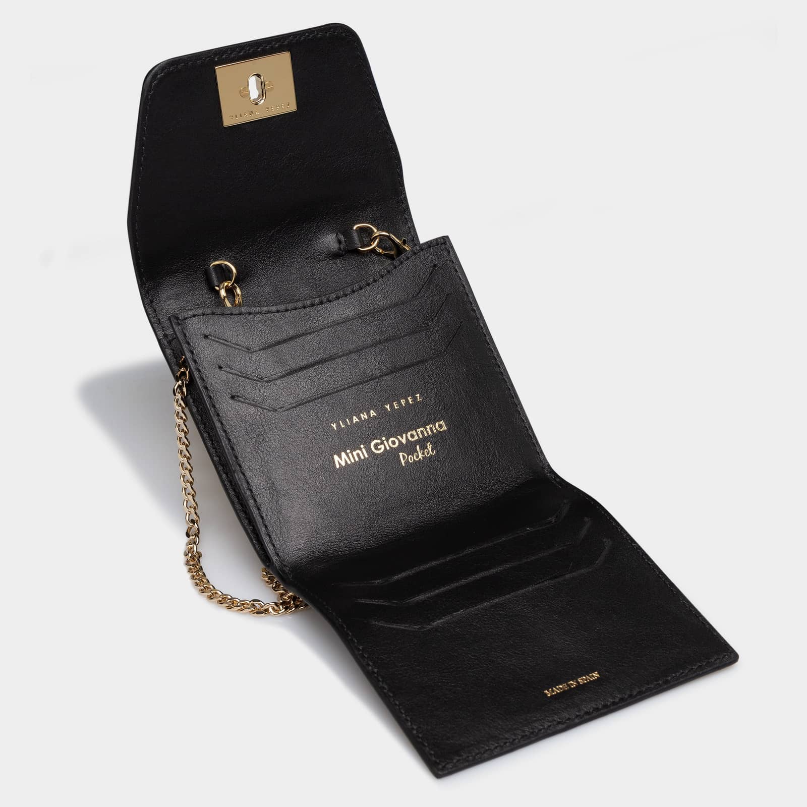 Mini Giovanna Pocket black made by Yliana Yepez