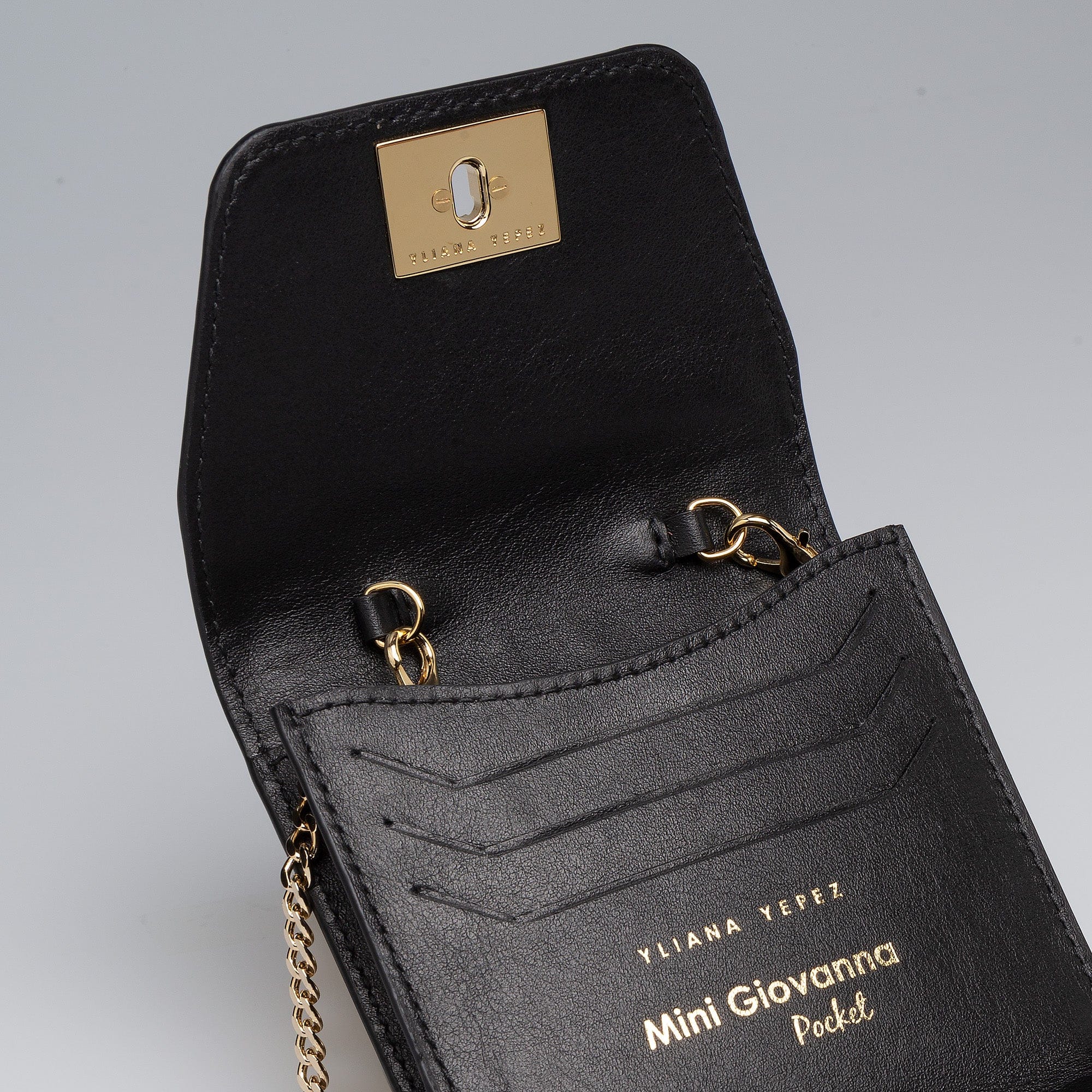 Mini Giovanna Pocket black made by Yliana Yepez