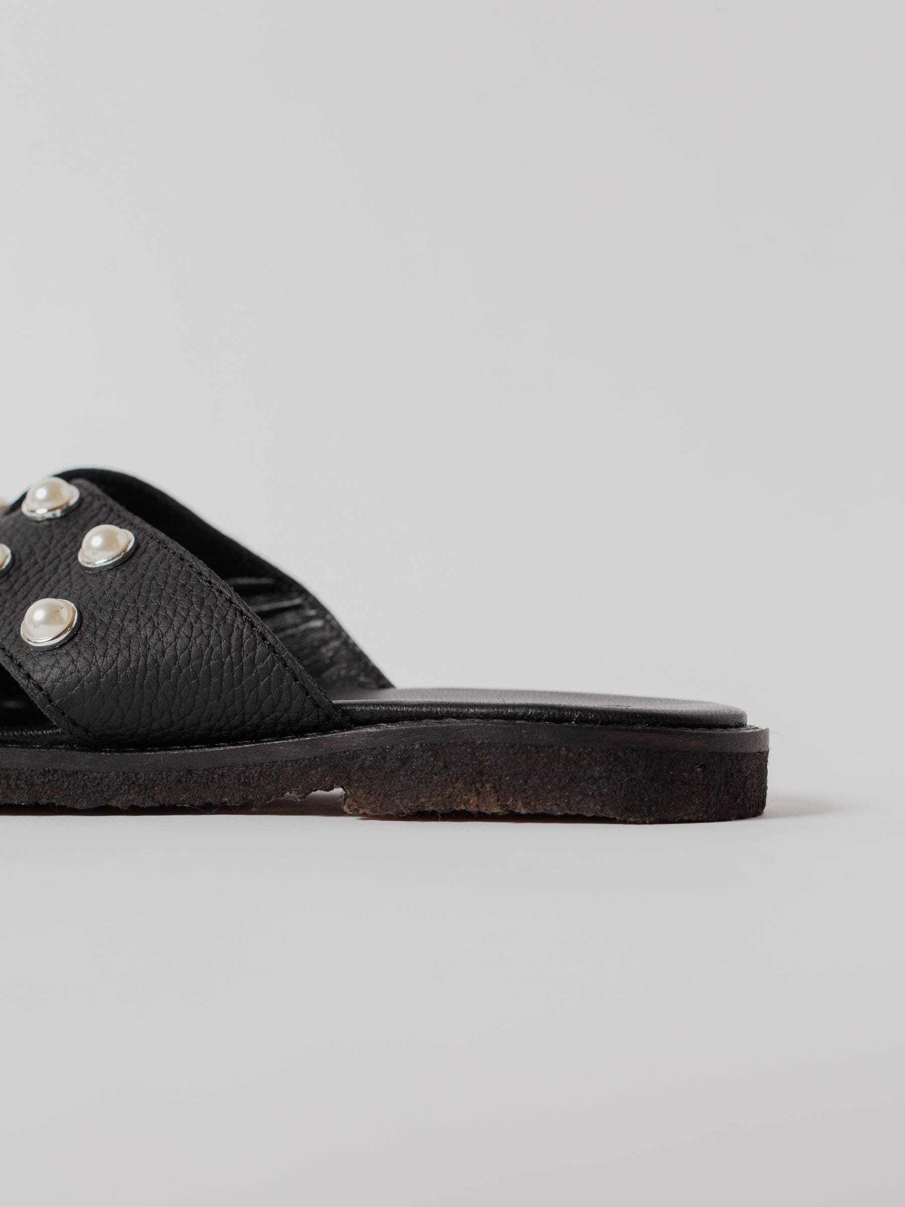 THE METTE BLACK ECO LEATHER WITH PEARLS made by Blankens