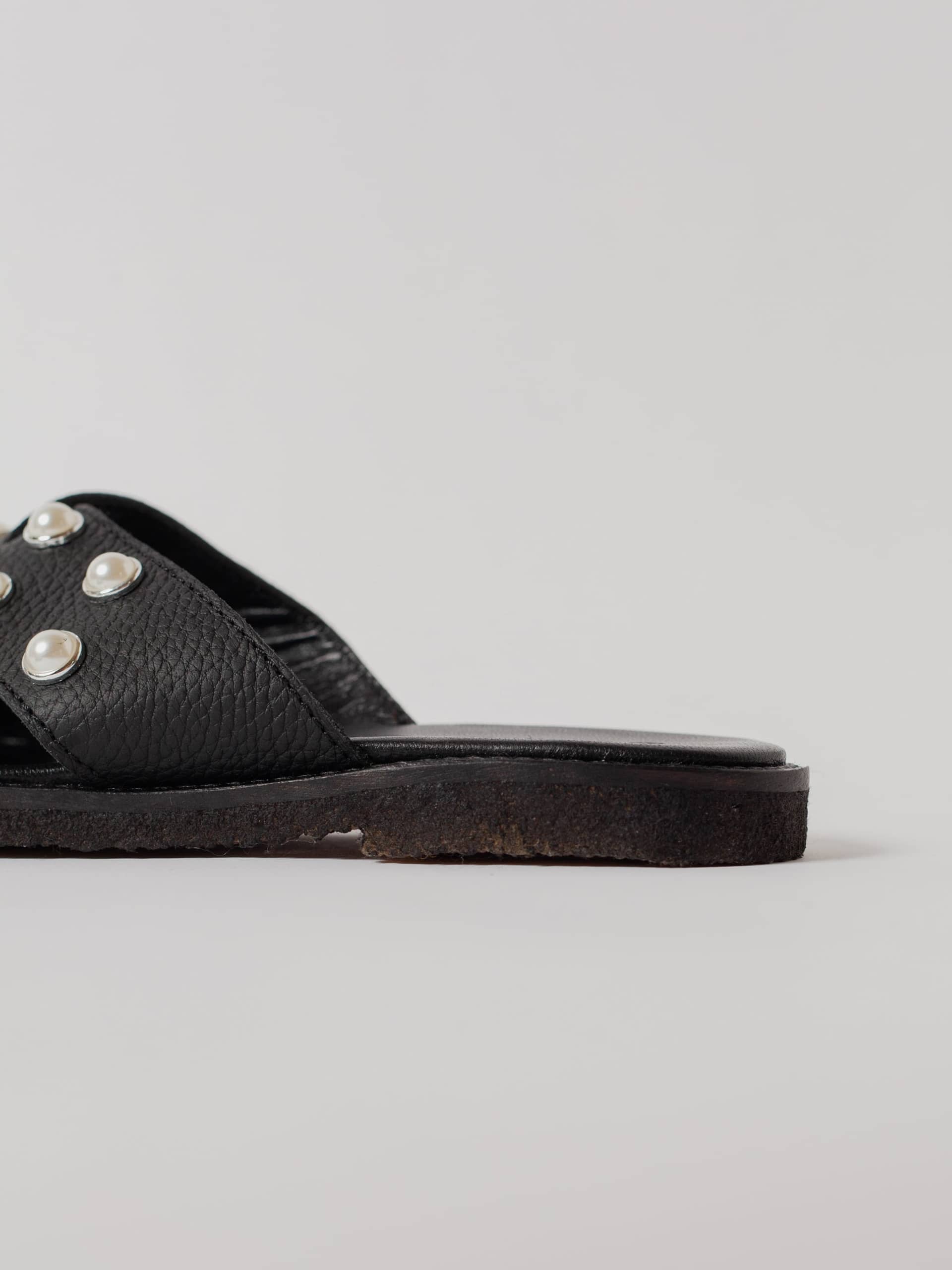 THE METTE BLACK ECO LEATHER WITH PEARLS made by Blankens