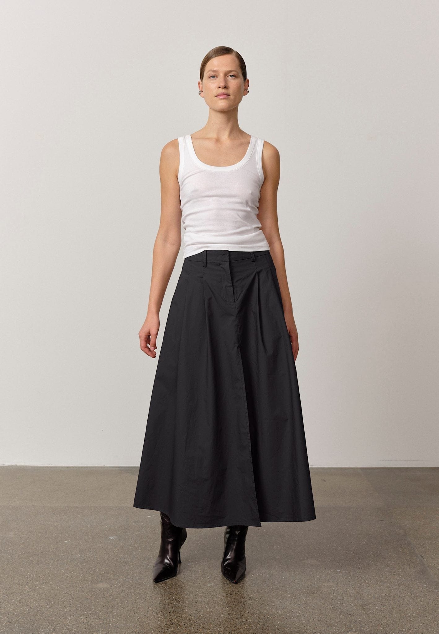 Bryan Skirt - Navy made by HERSKIND