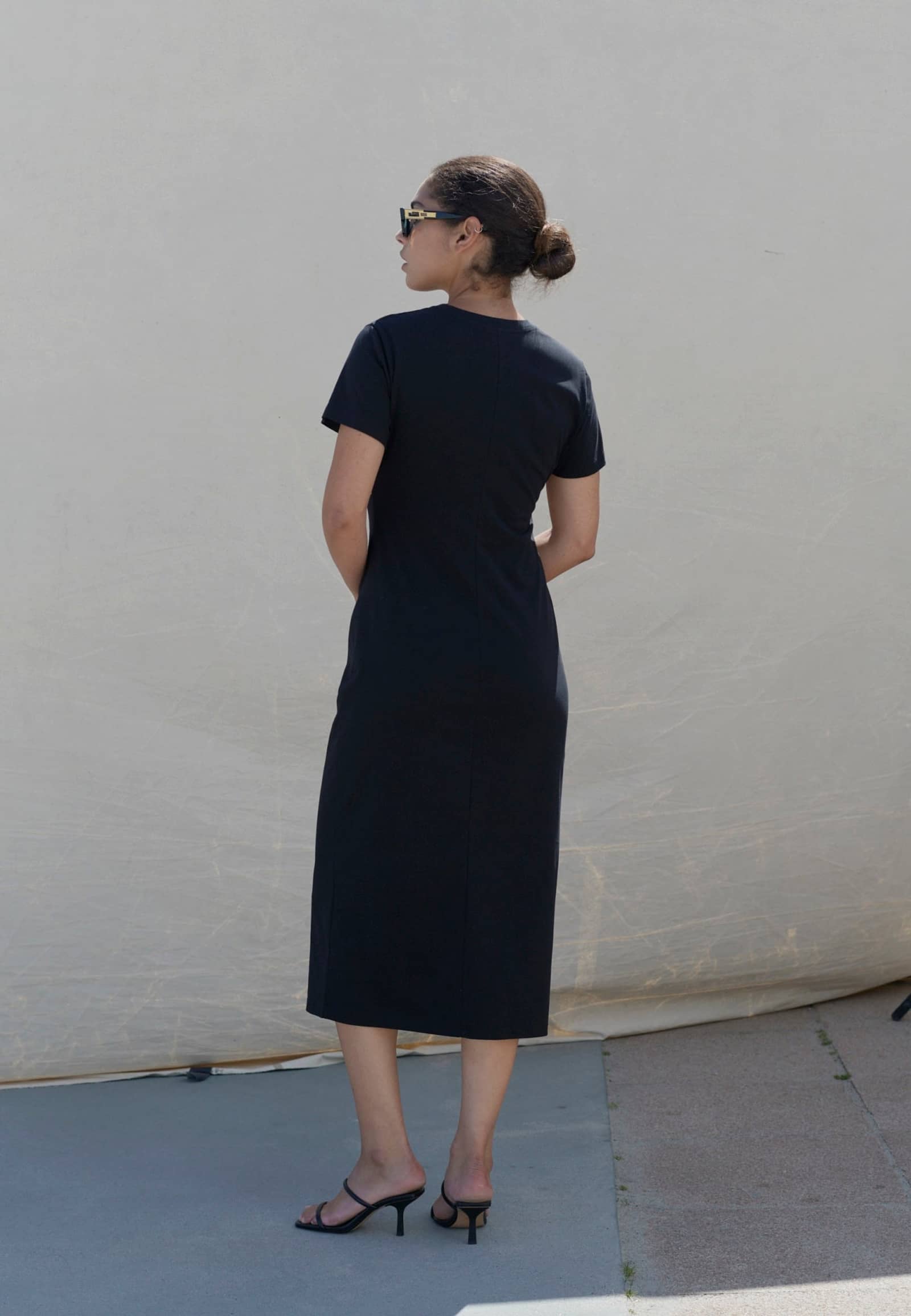 Zach T-shirt Dress - Black in Black made by HERSKIND