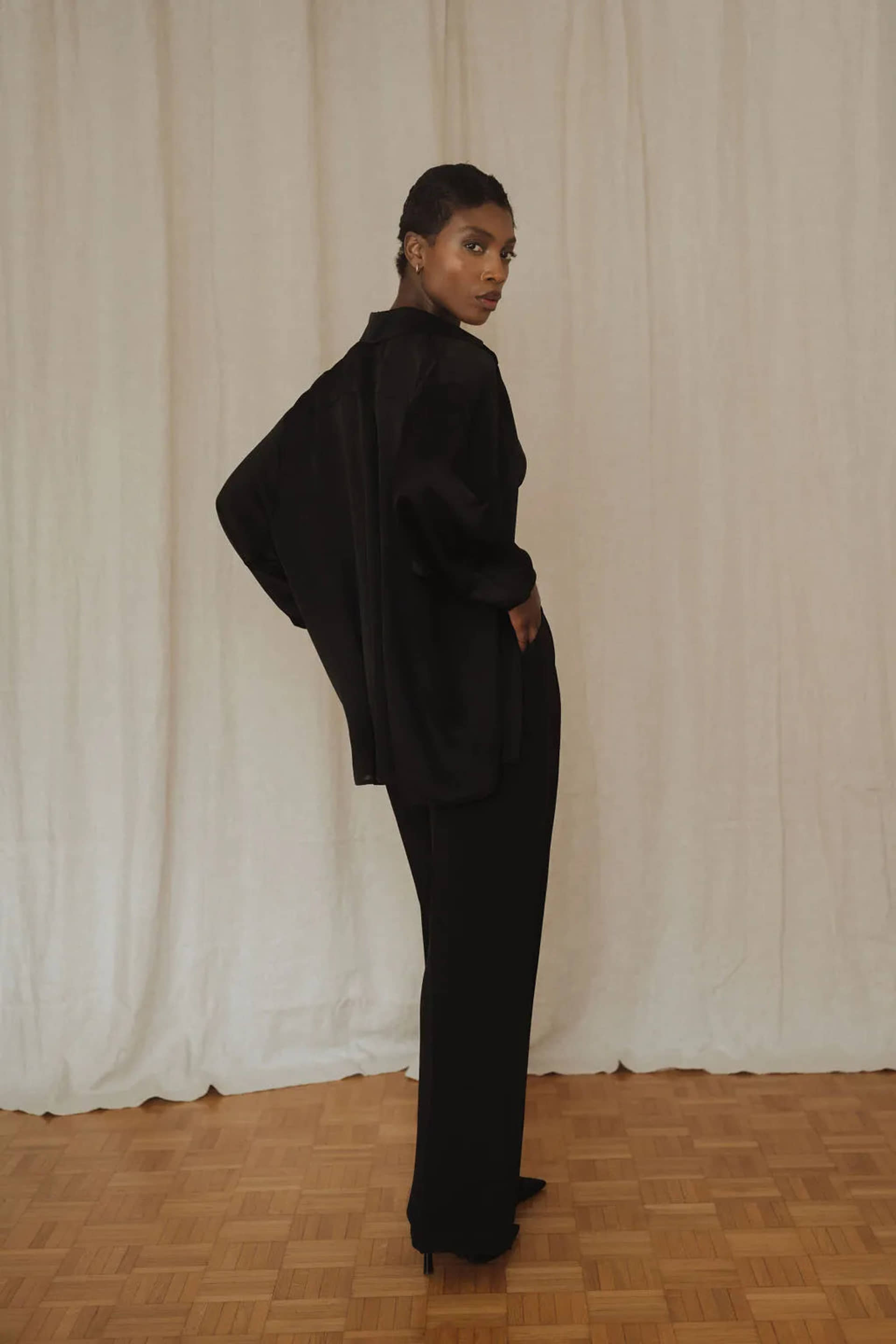 High waisted pants for women - black color - 100% Silk made by MORACÉE