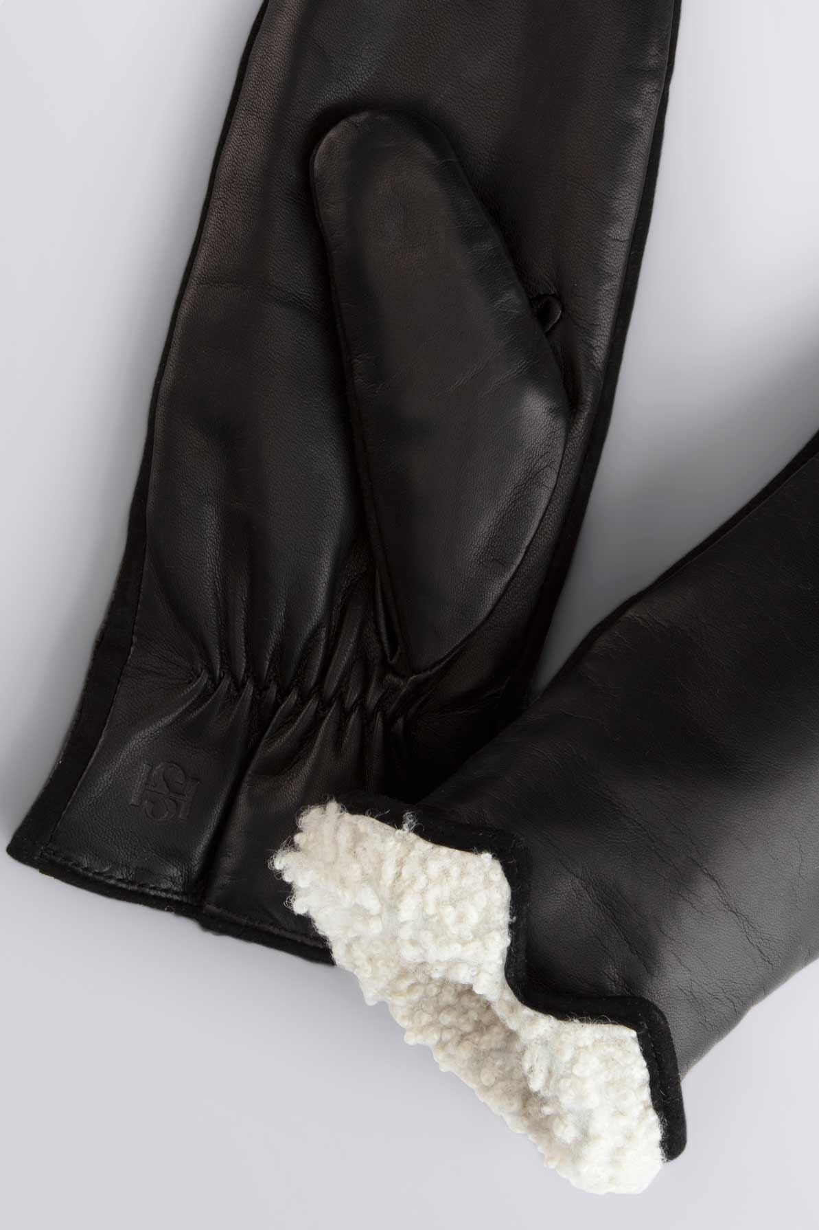 Essentials Mittens Black made by Handsome Stockholm