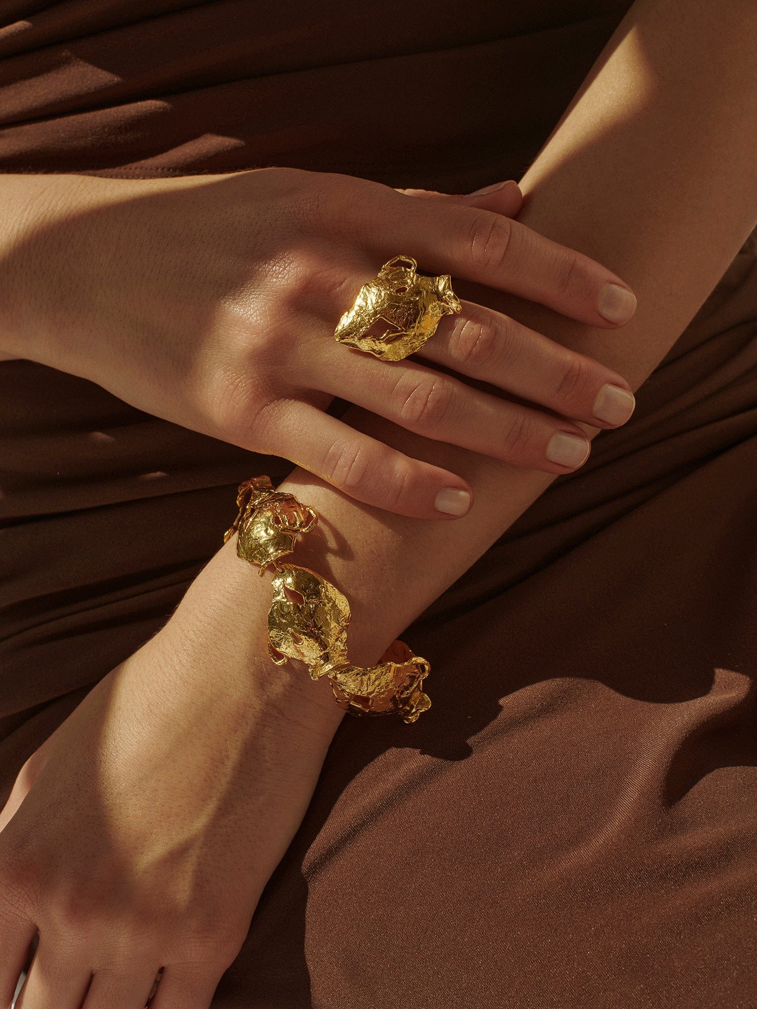 Vacation Amphora Ring Gold in Gold made by Eva Remenyi