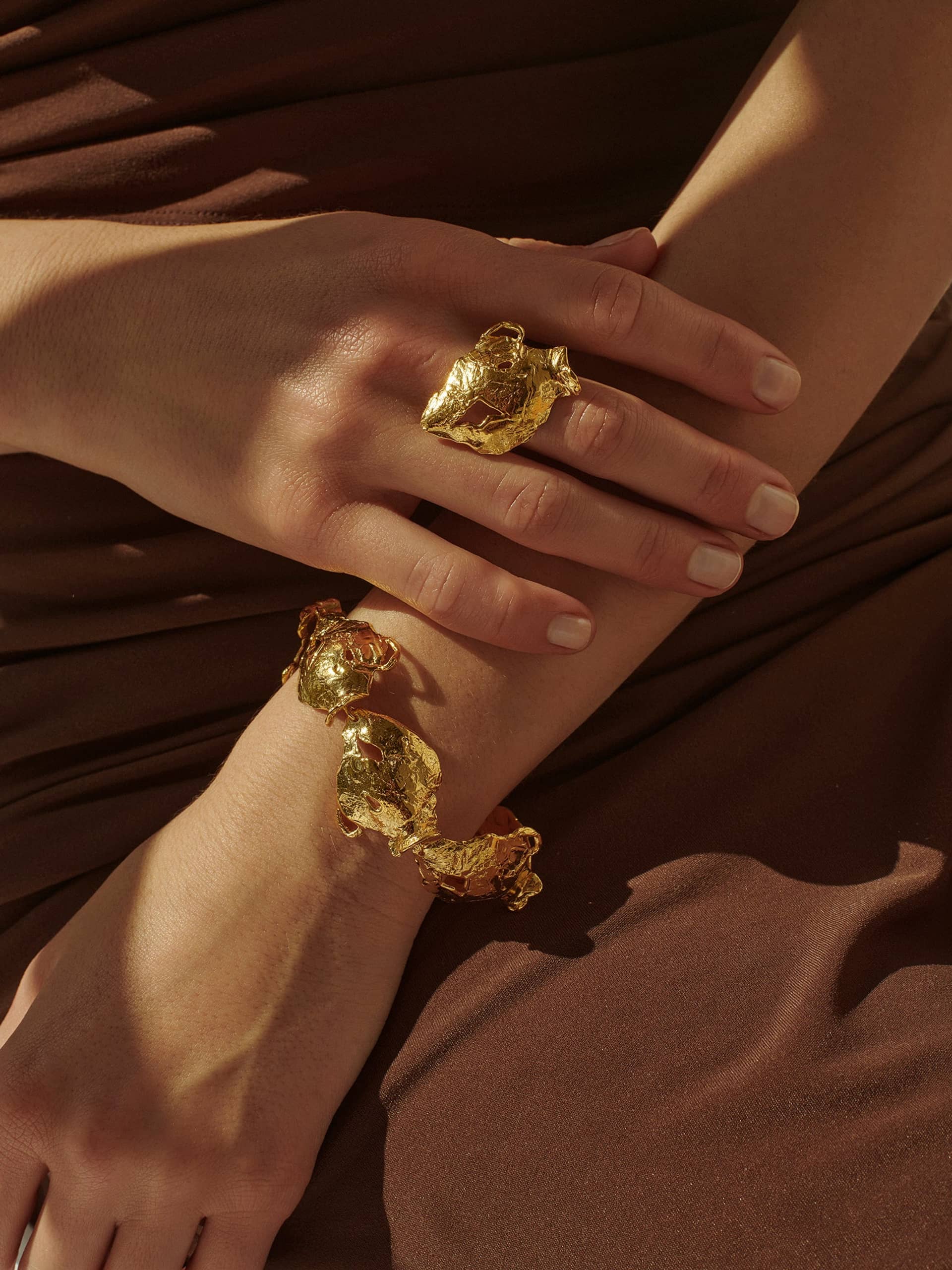 Vacation Amphora Ring Gold in Gold made by Eva Remenyi