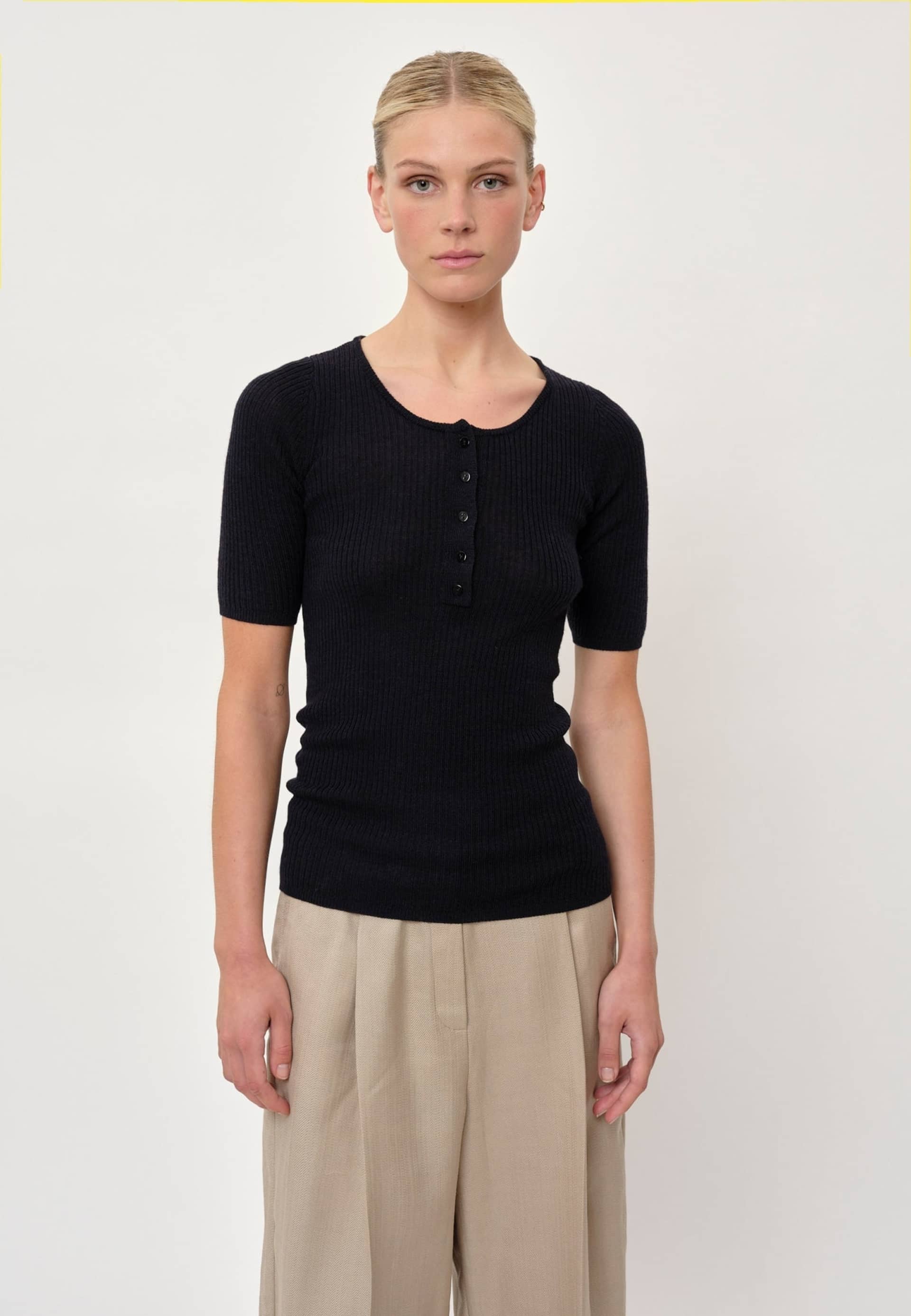 Agnes Knit Blouse - Navy made by HERSKIND