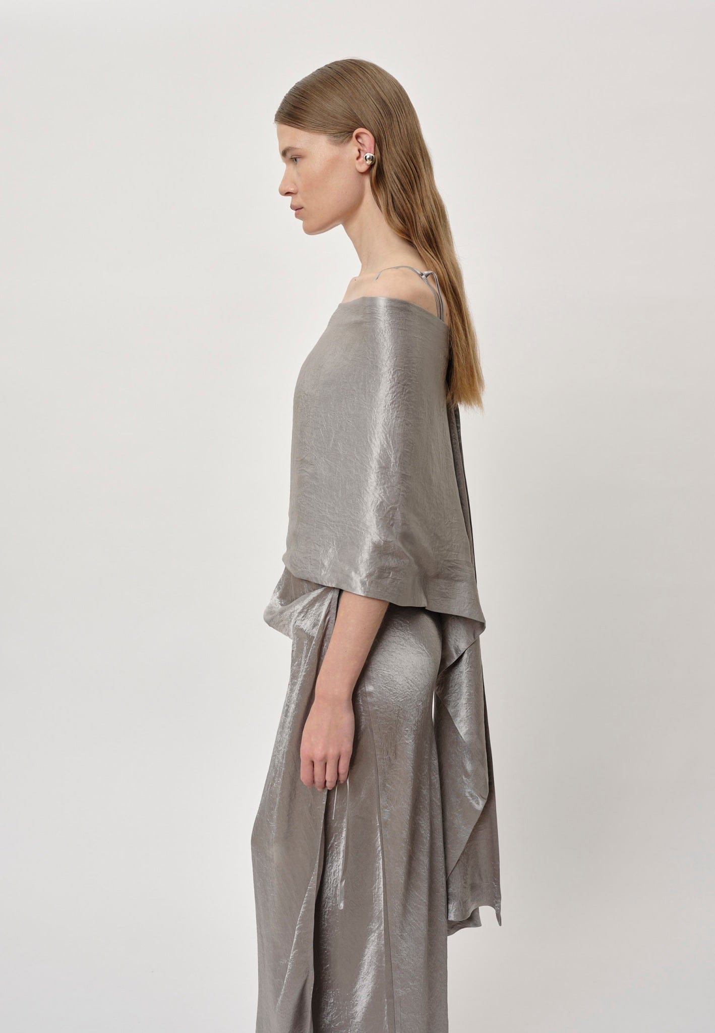 Sawyer Cape - Pearl Grey made by HERSKIND