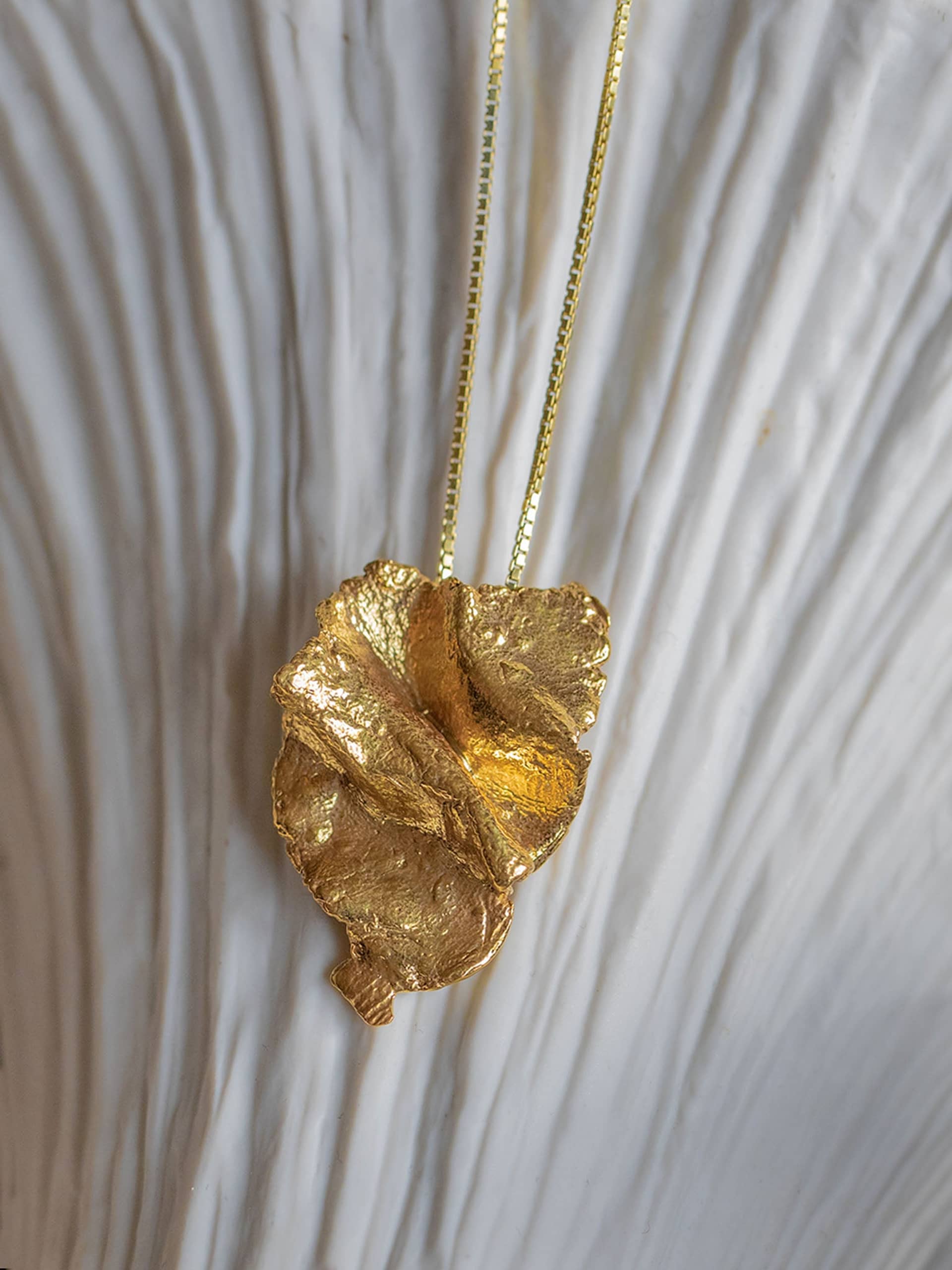 Artemis Necklace Gold in Gold made by Eva Remenyi