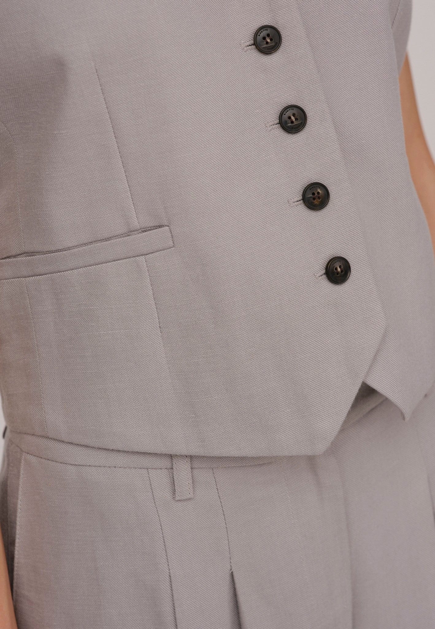 Mister Vest - Stone made by HERSKIND