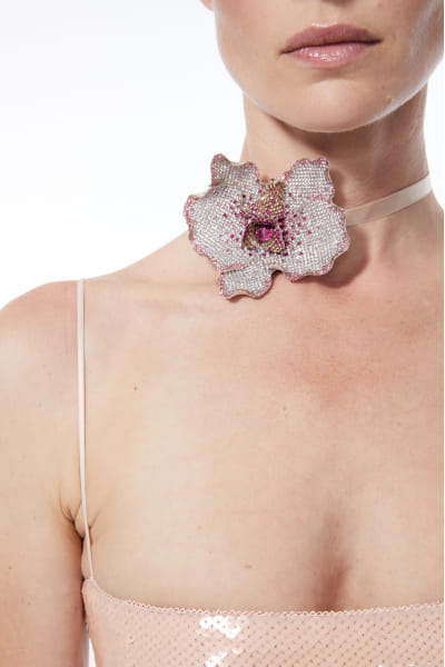 ORCHID CRYSTAL CHOKER made by NUÉ