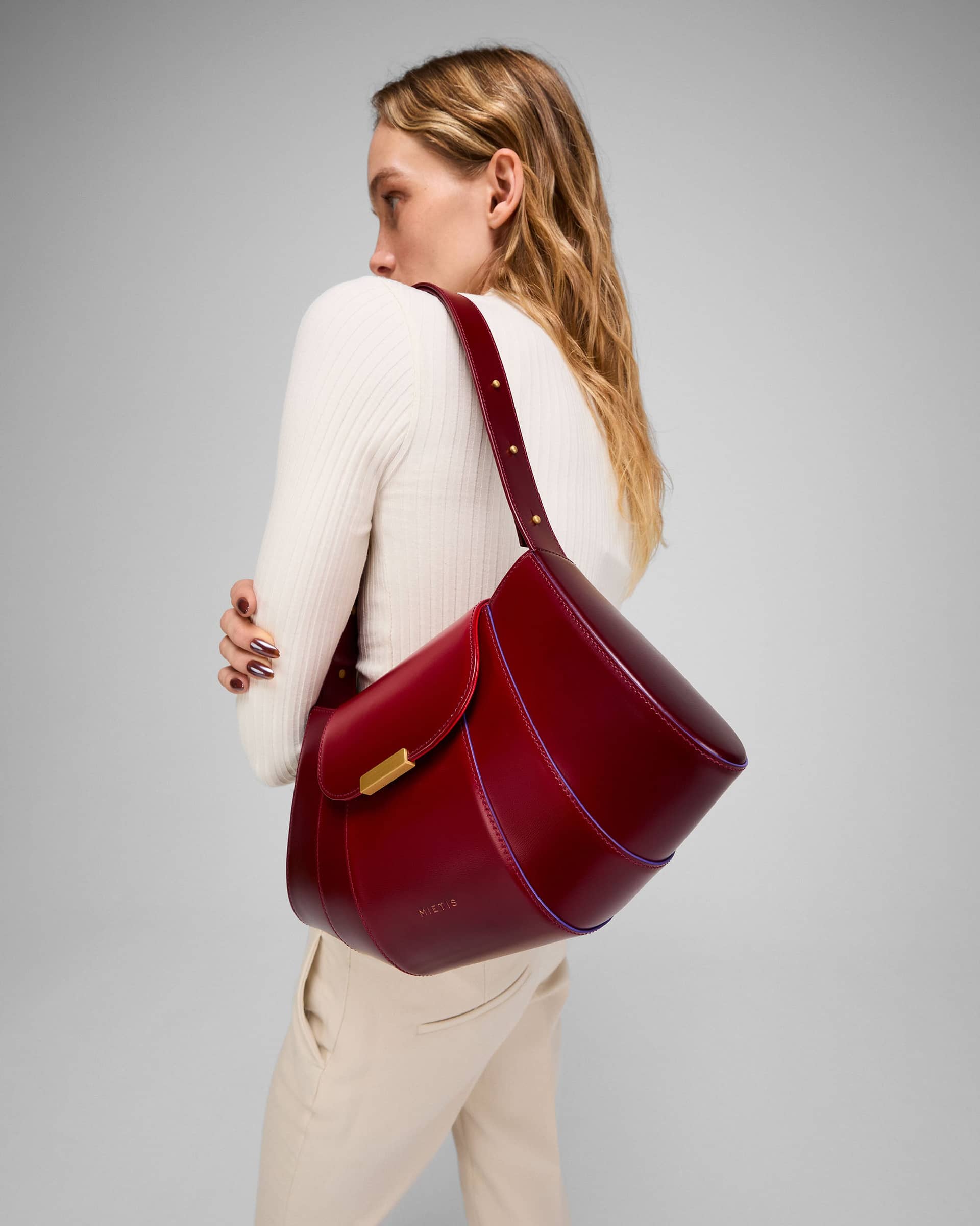 Tatu Hobo Wine Fumeé made by Mietis