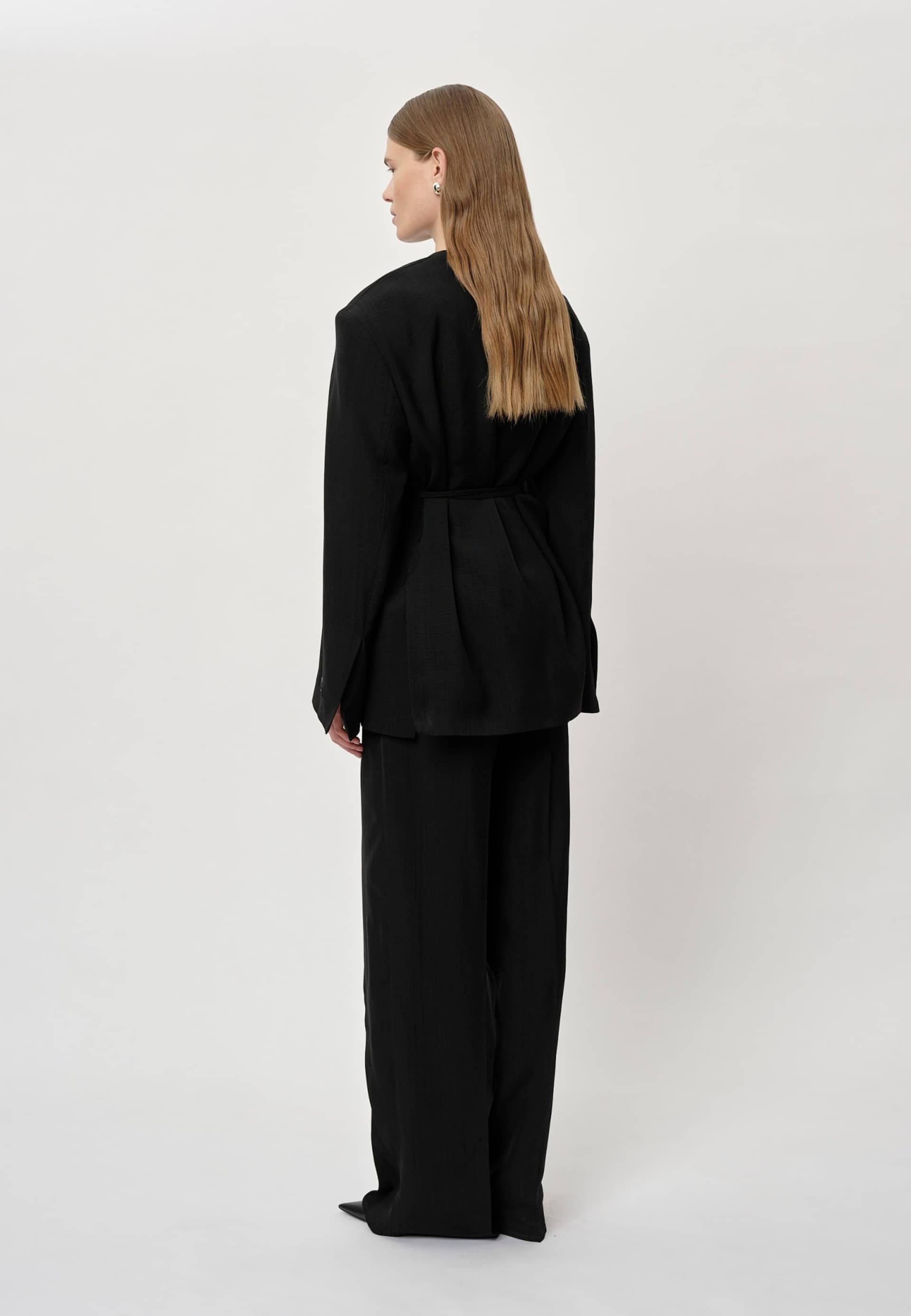 Indiana Blazer - Black made by HERSKIND