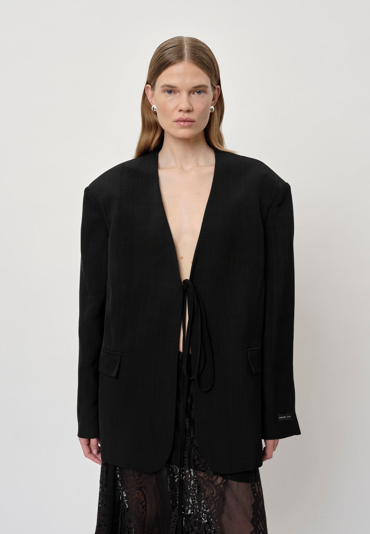 Indiana Blazer - Black made by HERSKIND