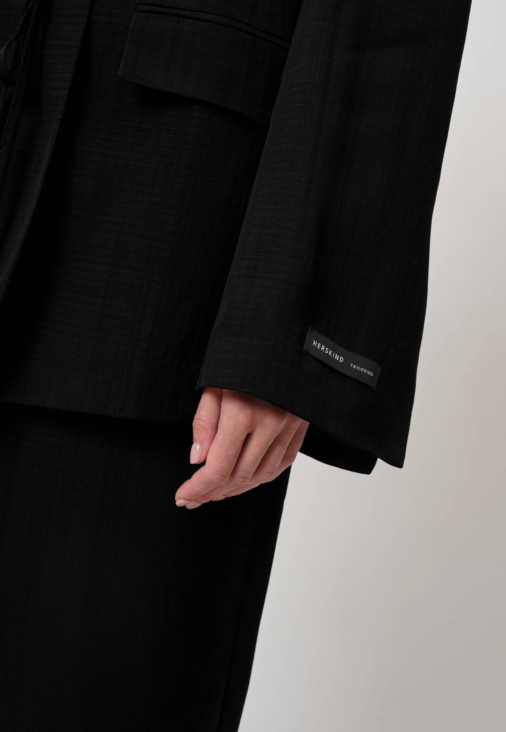 Indiana Blazer - Black made by HERSKIND