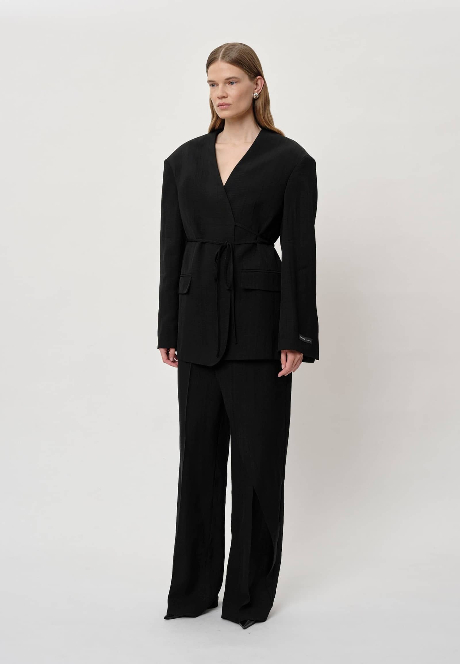 Indiana Blazer - Black made by HERSKIND