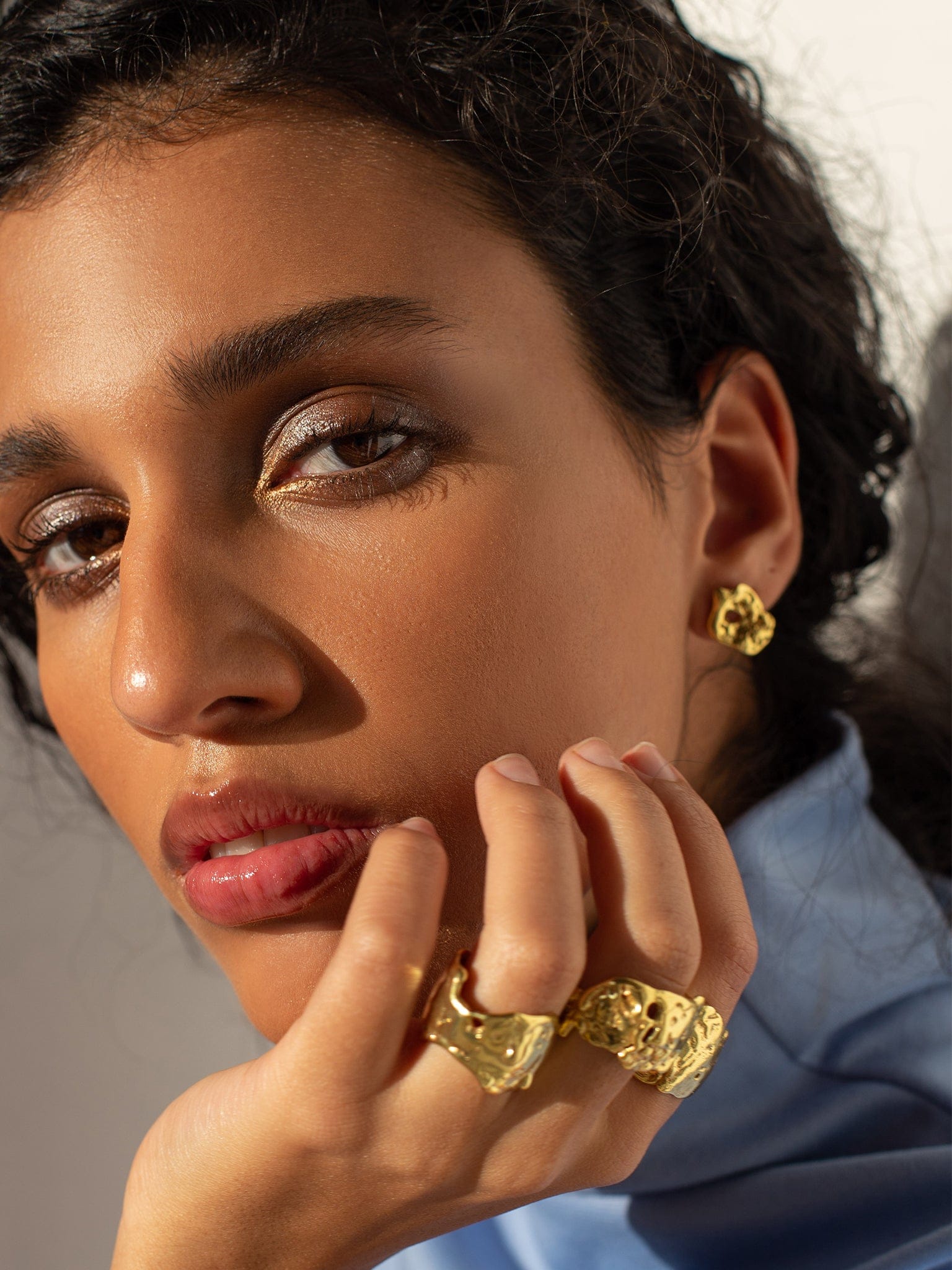 Talisman Small Moon Earrings Gold in Gold made by Eva Remenyi