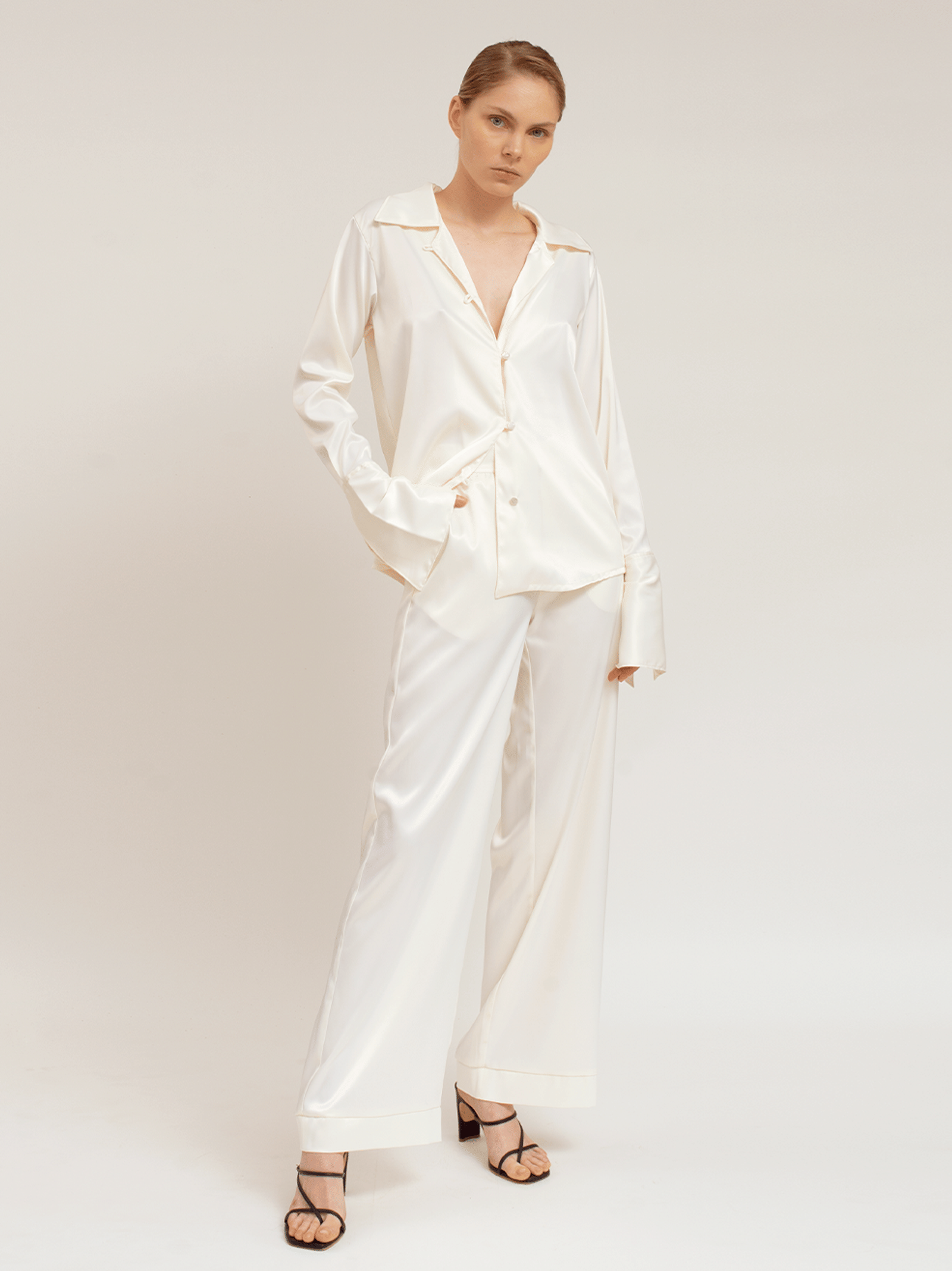 Set Lily in White made by Camila Sarmiento