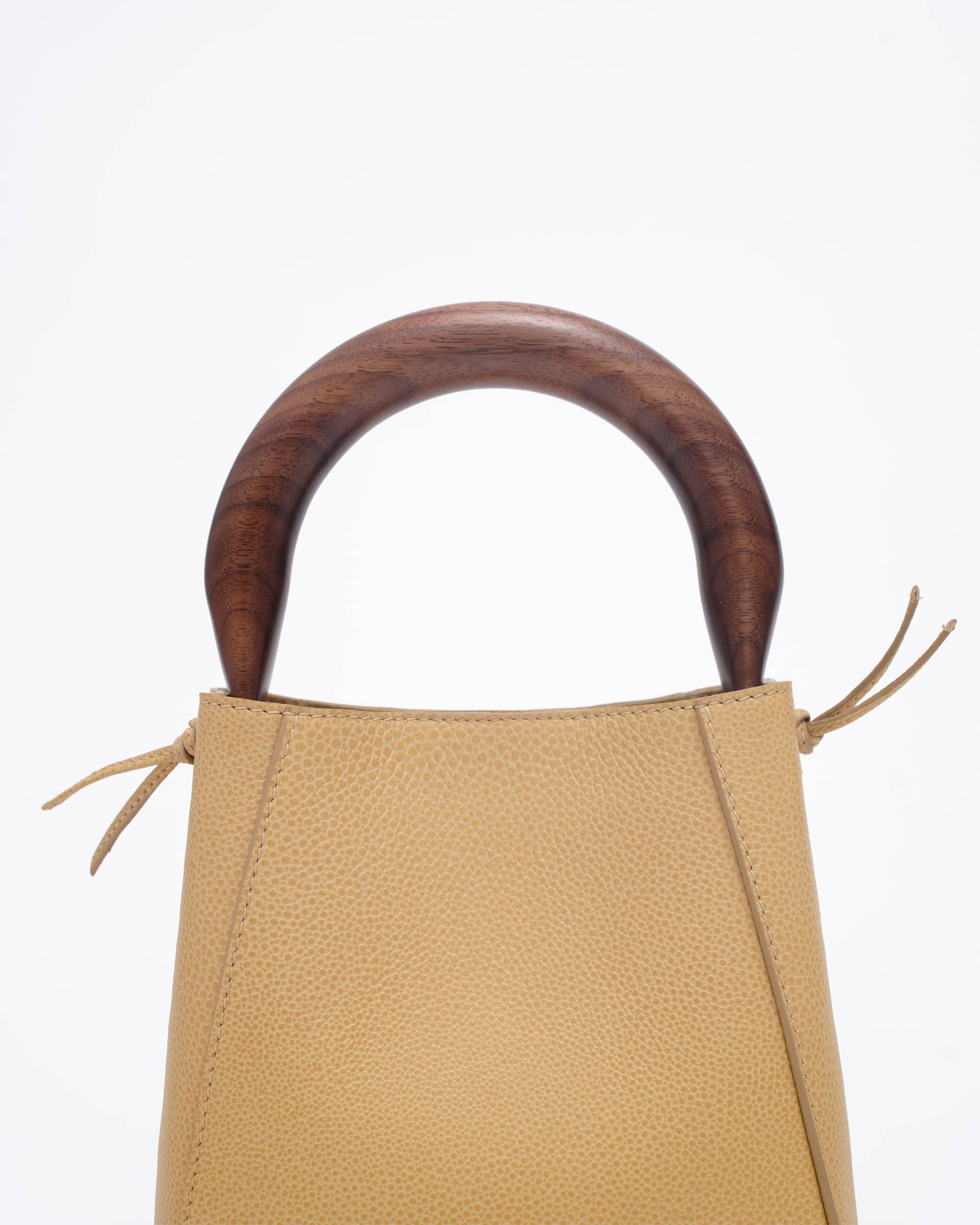 Quinta in Beige made by mas