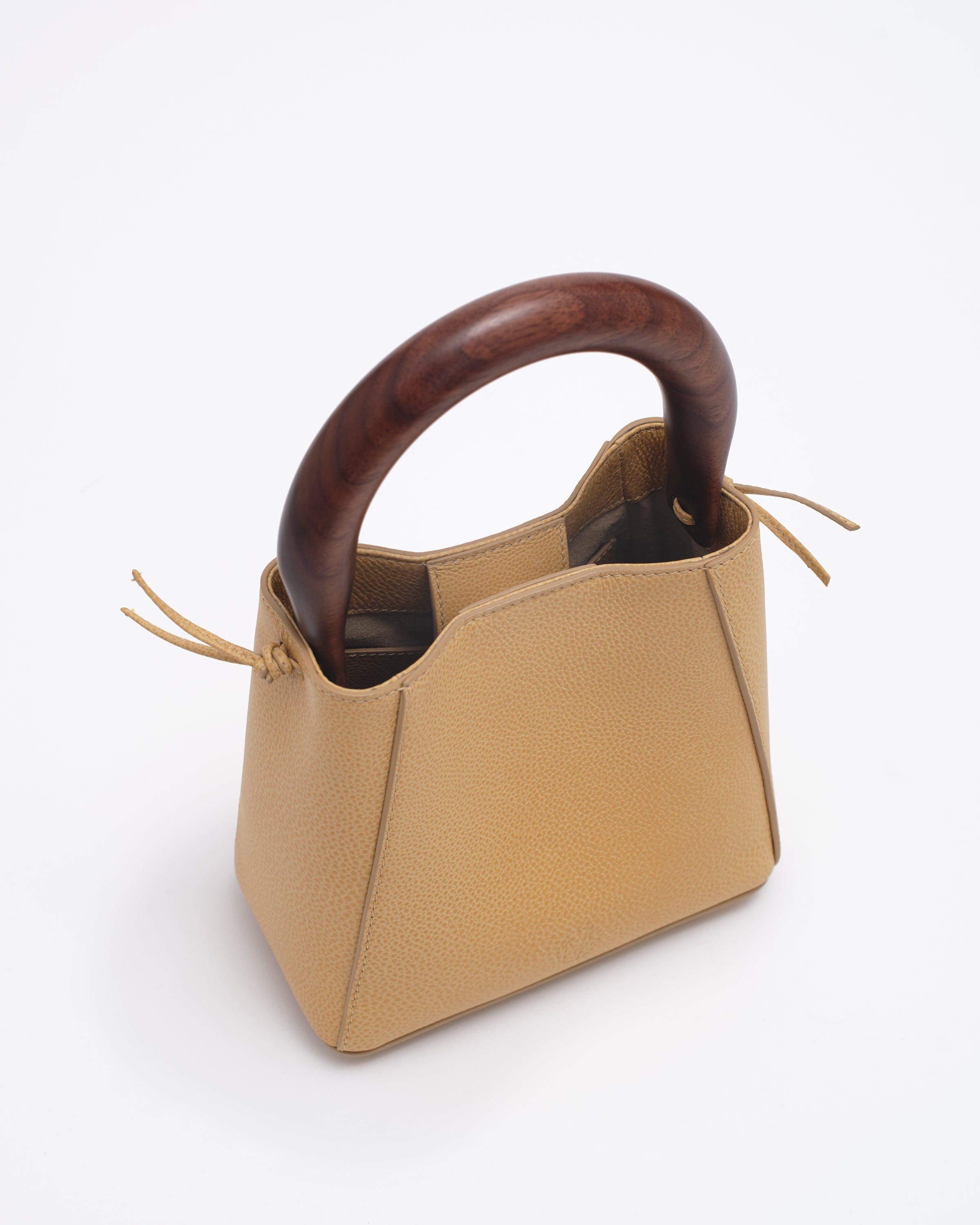 Quinta in Beige made by mas