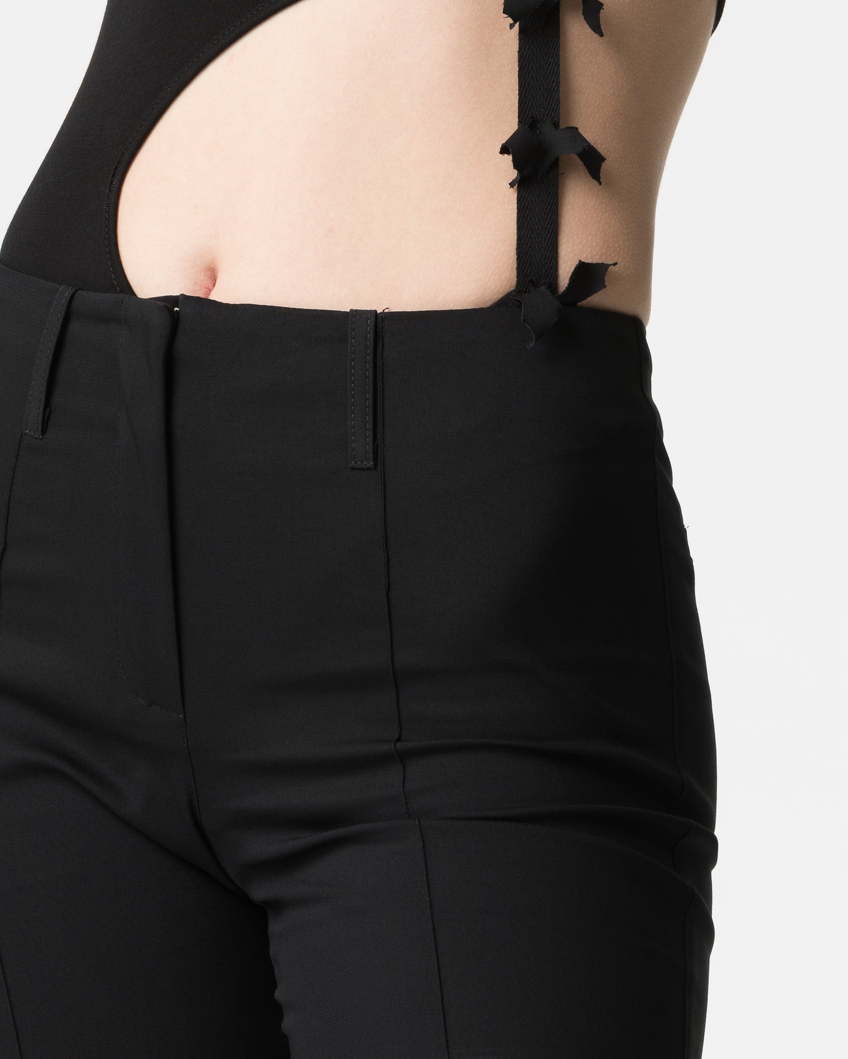 Murrieta black trousers in Black made by DIVALO