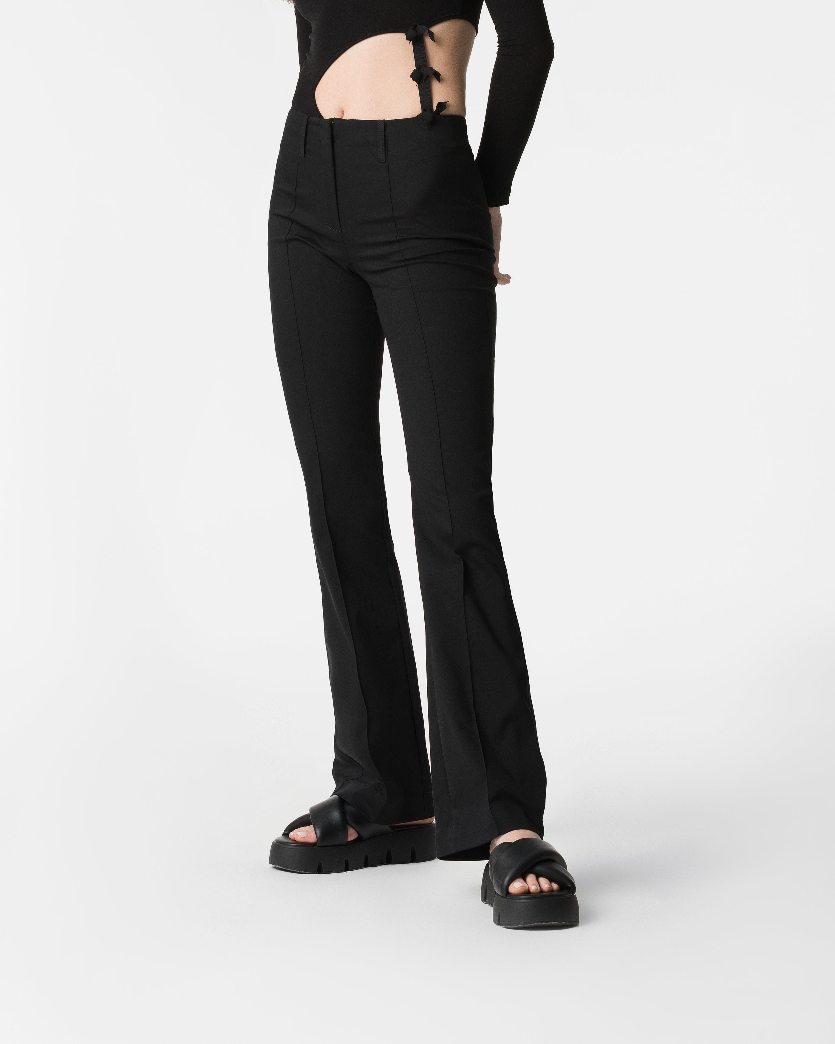 Murrieta black trousers in Black made by DIVALO