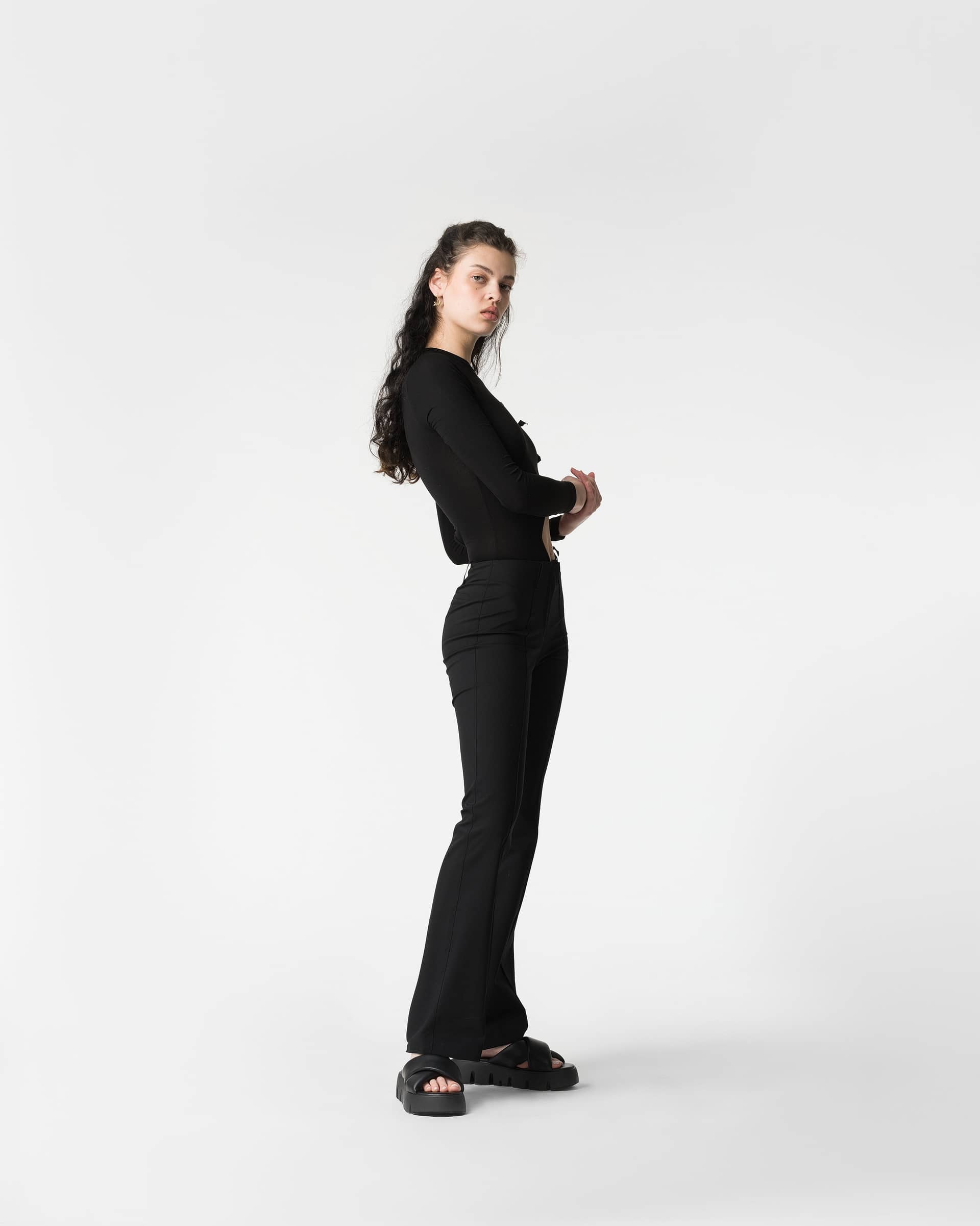 Murrieta black trousers in Black made by DIVALO