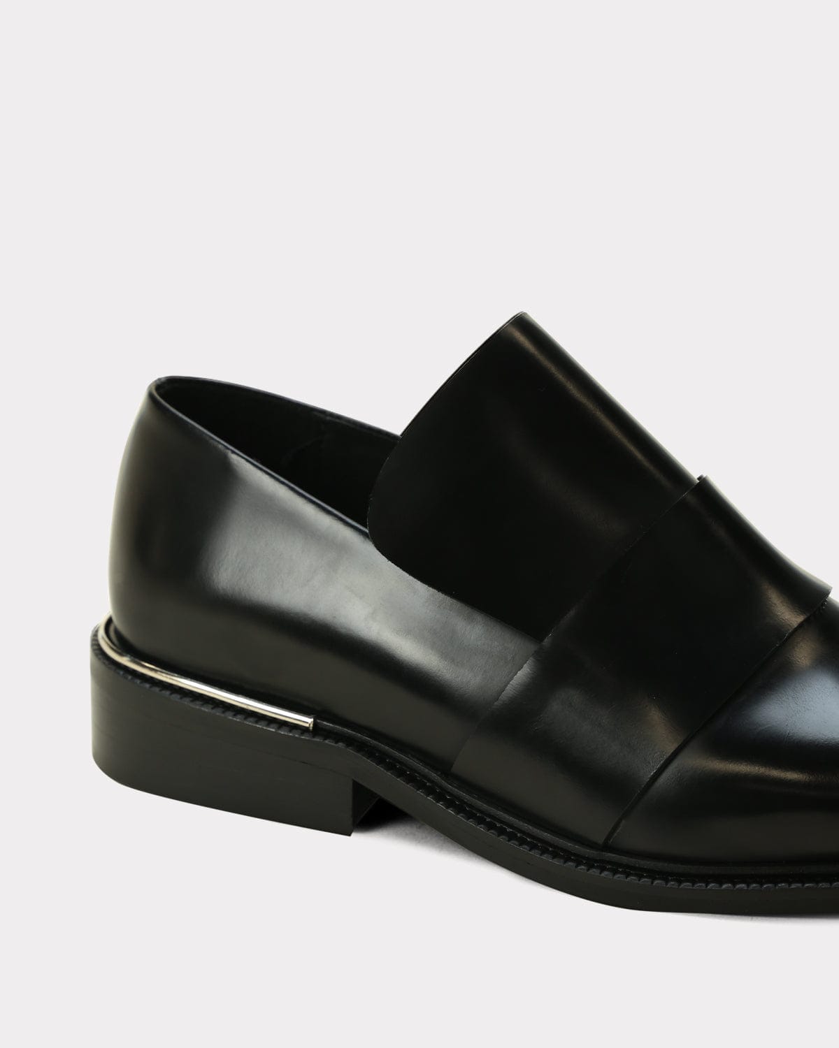 The Luxe Loafer - Black made by ESSEN