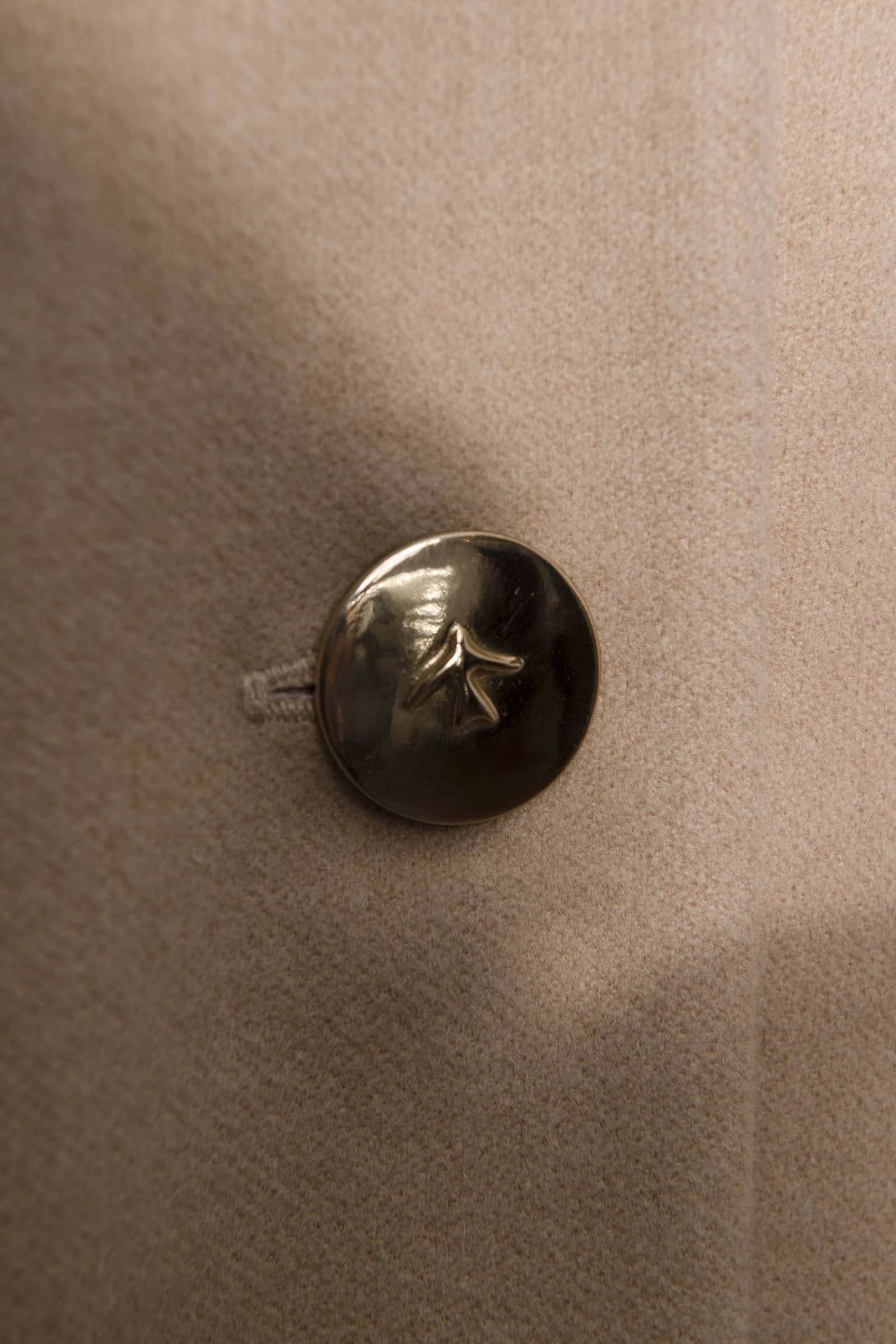 HERITAGE CAMELHAIR JACKET in Beige made by Vestiaire d'un Oiseau Libre