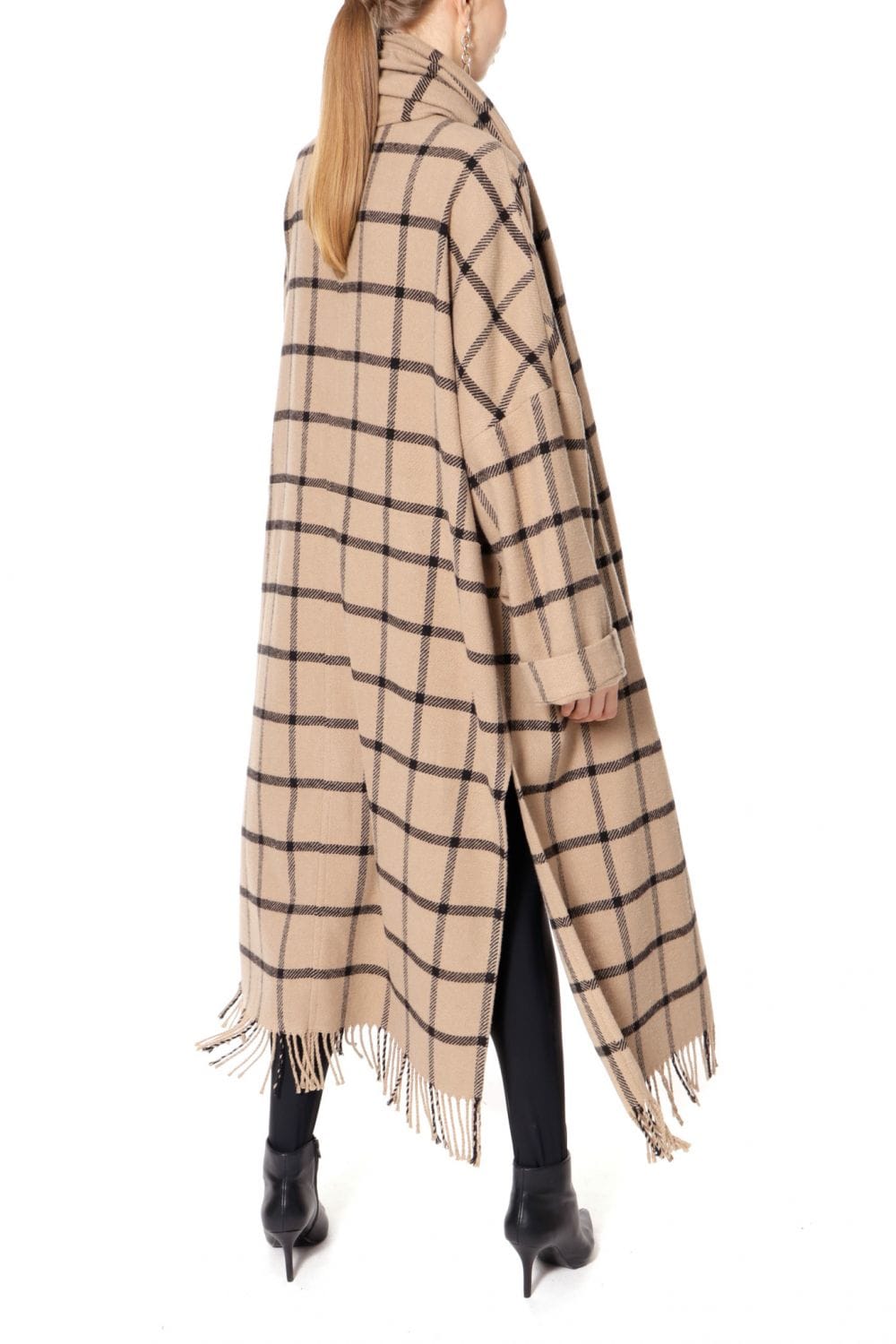 Coat Mischa Nomad in Beige made by HALEWSKI