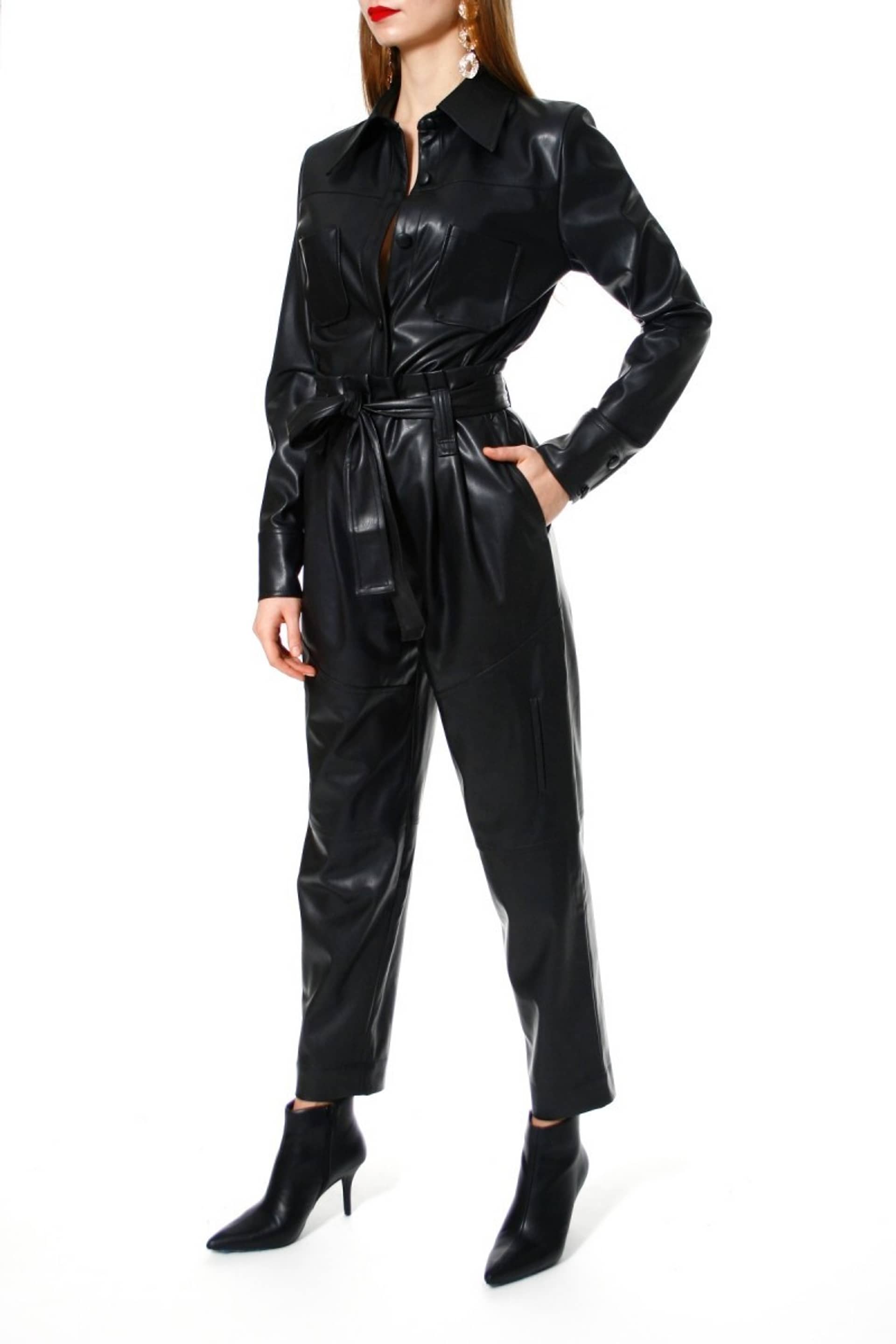 Shirt Tara Cynical Black made by HALEWSKI