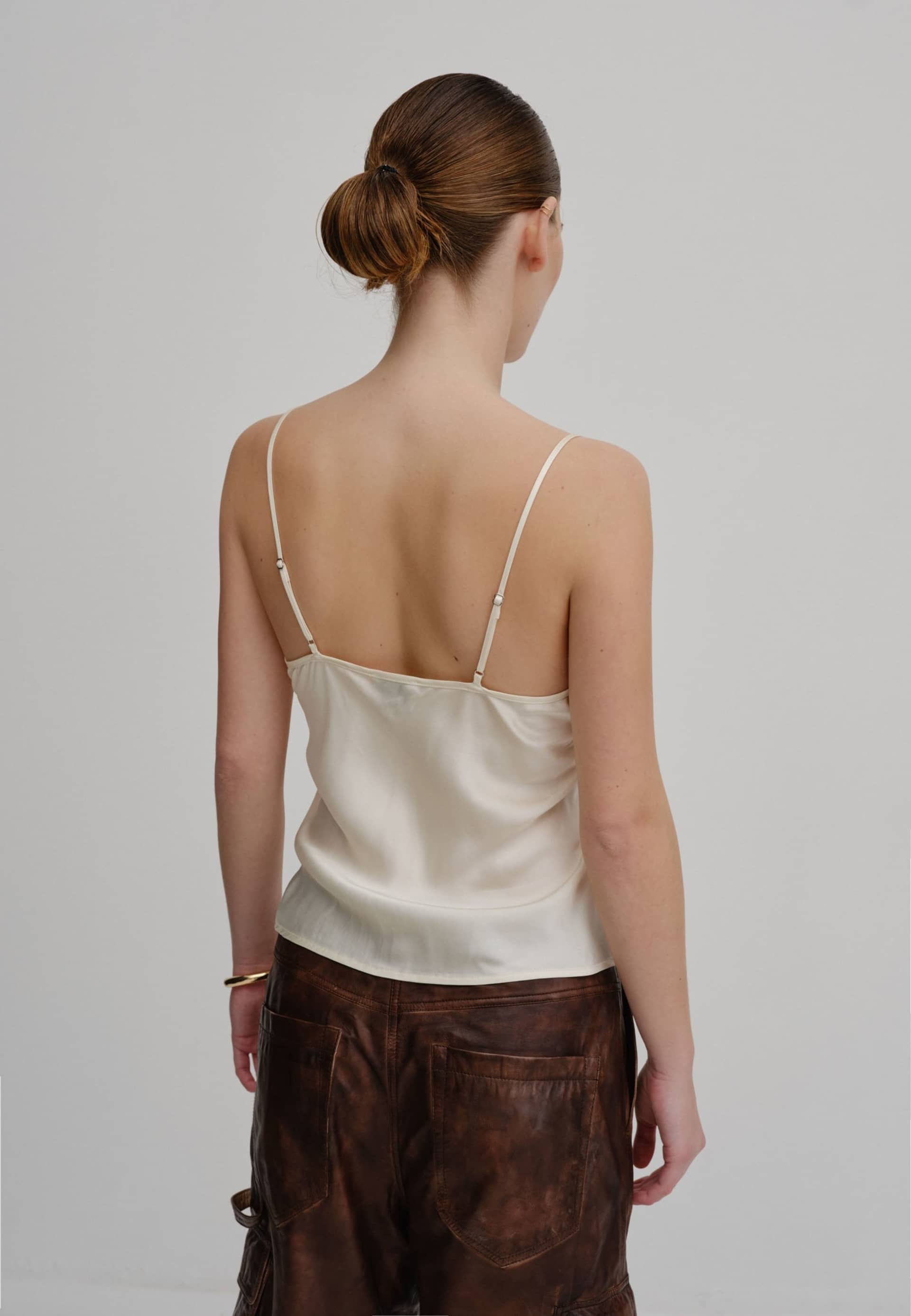 Jonna Top - Gardenia in White made by HERSKIND