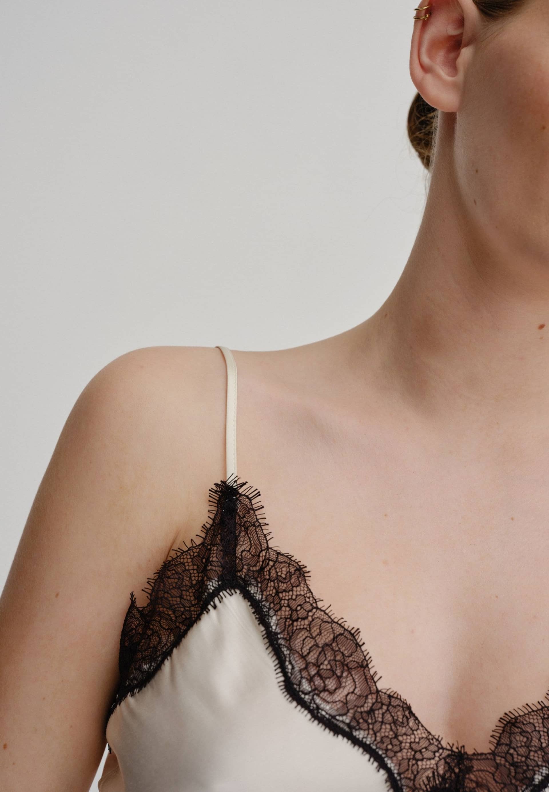 Jonna Top - Gardenia in White made by HERSKIND