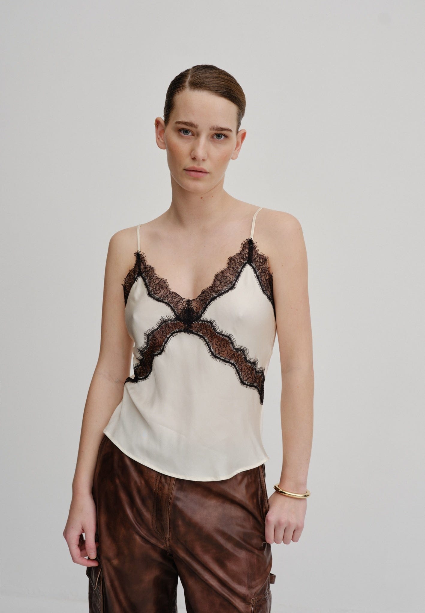 Jonna Top - Gardenia in White made by HERSKIND