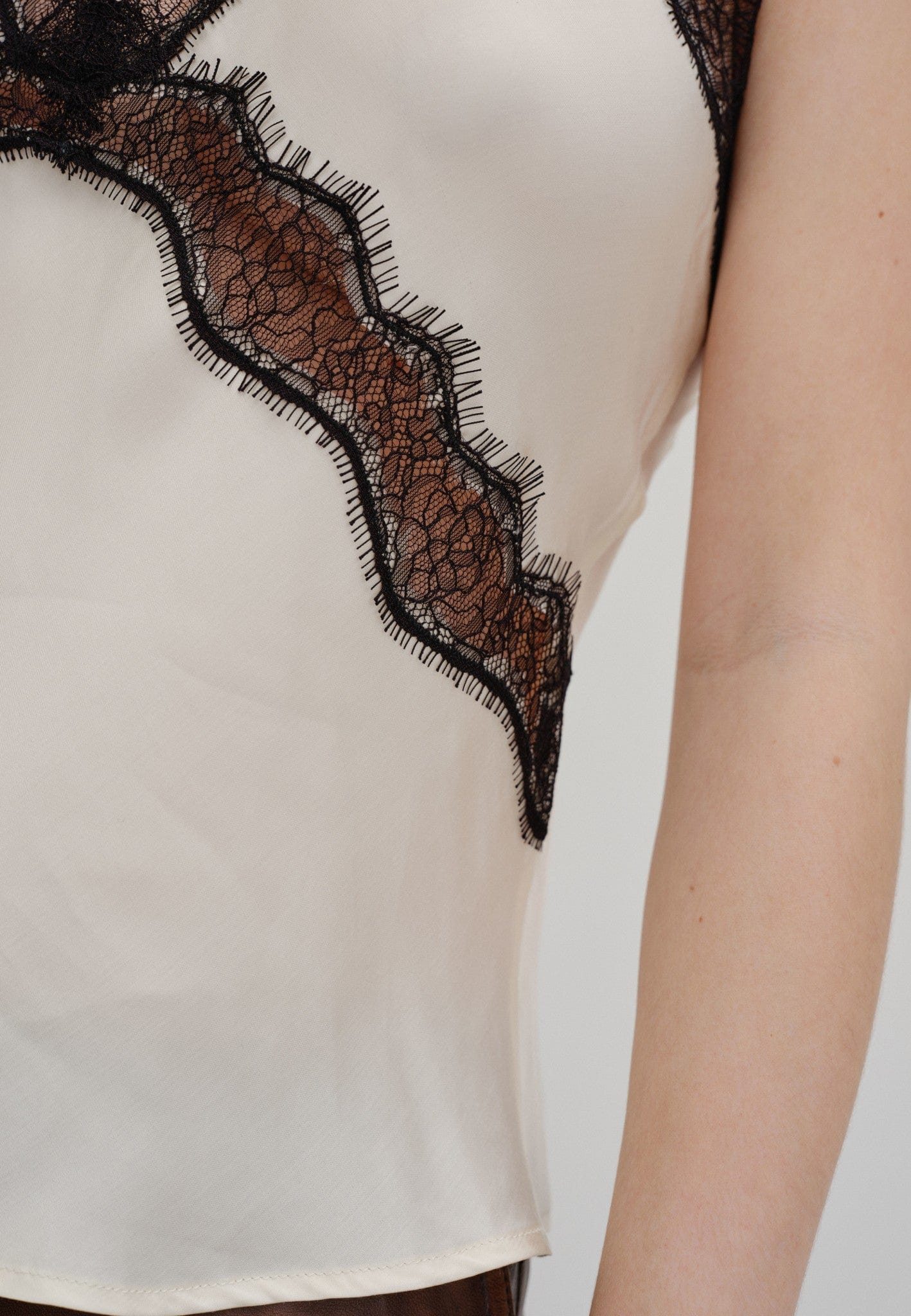 Jonna Top - Gardenia in White made by HERSKIND