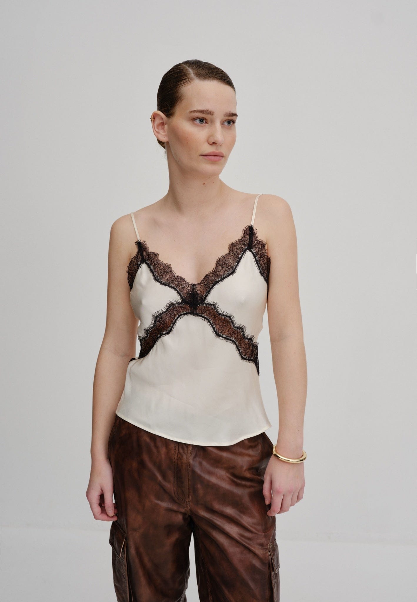 Jonna Top - Gardenia in White made by HERSKIND