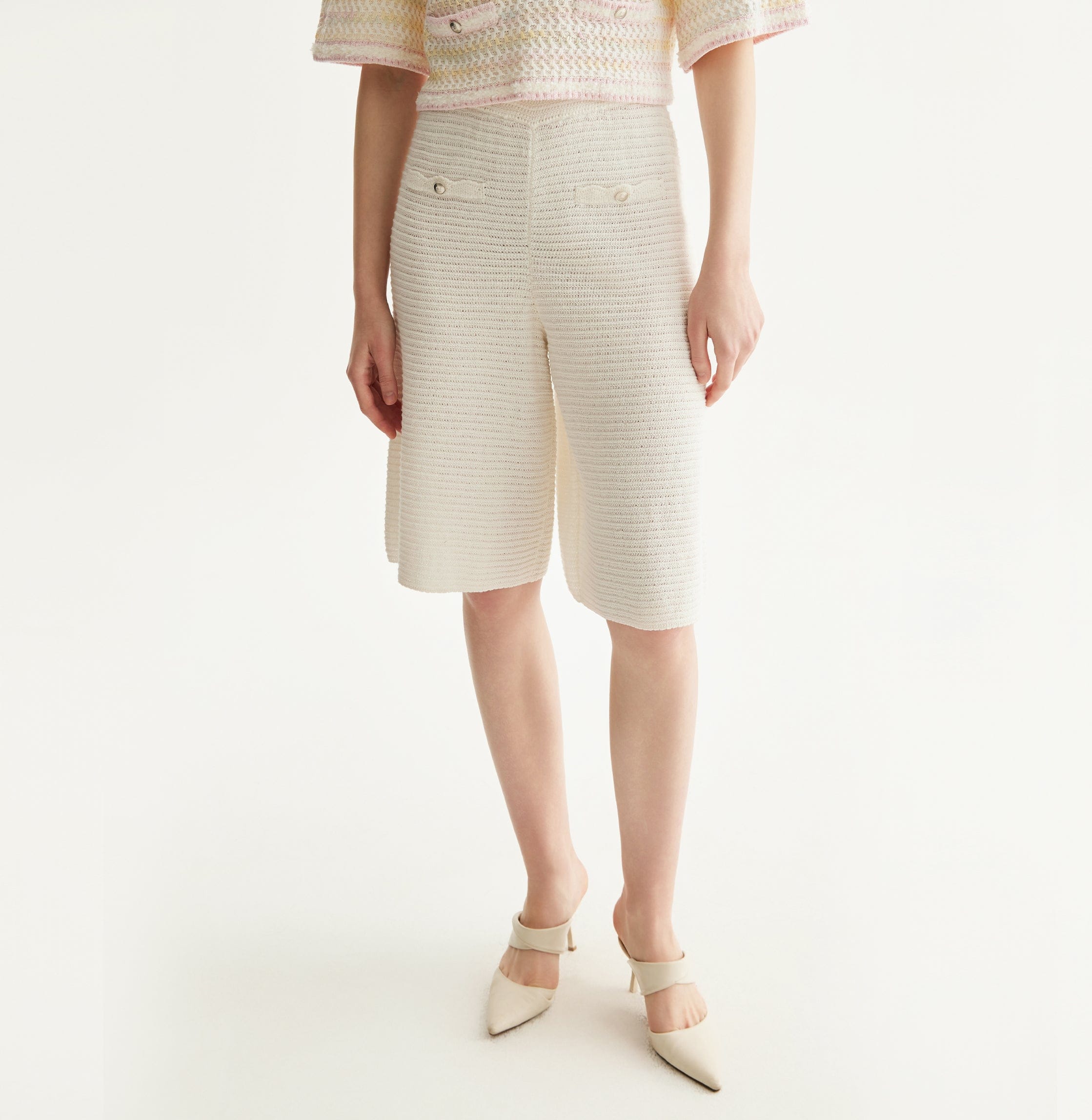 COTTON-LINEN BLEND MID-LENGTH SHORTS made by CRUSH Collection