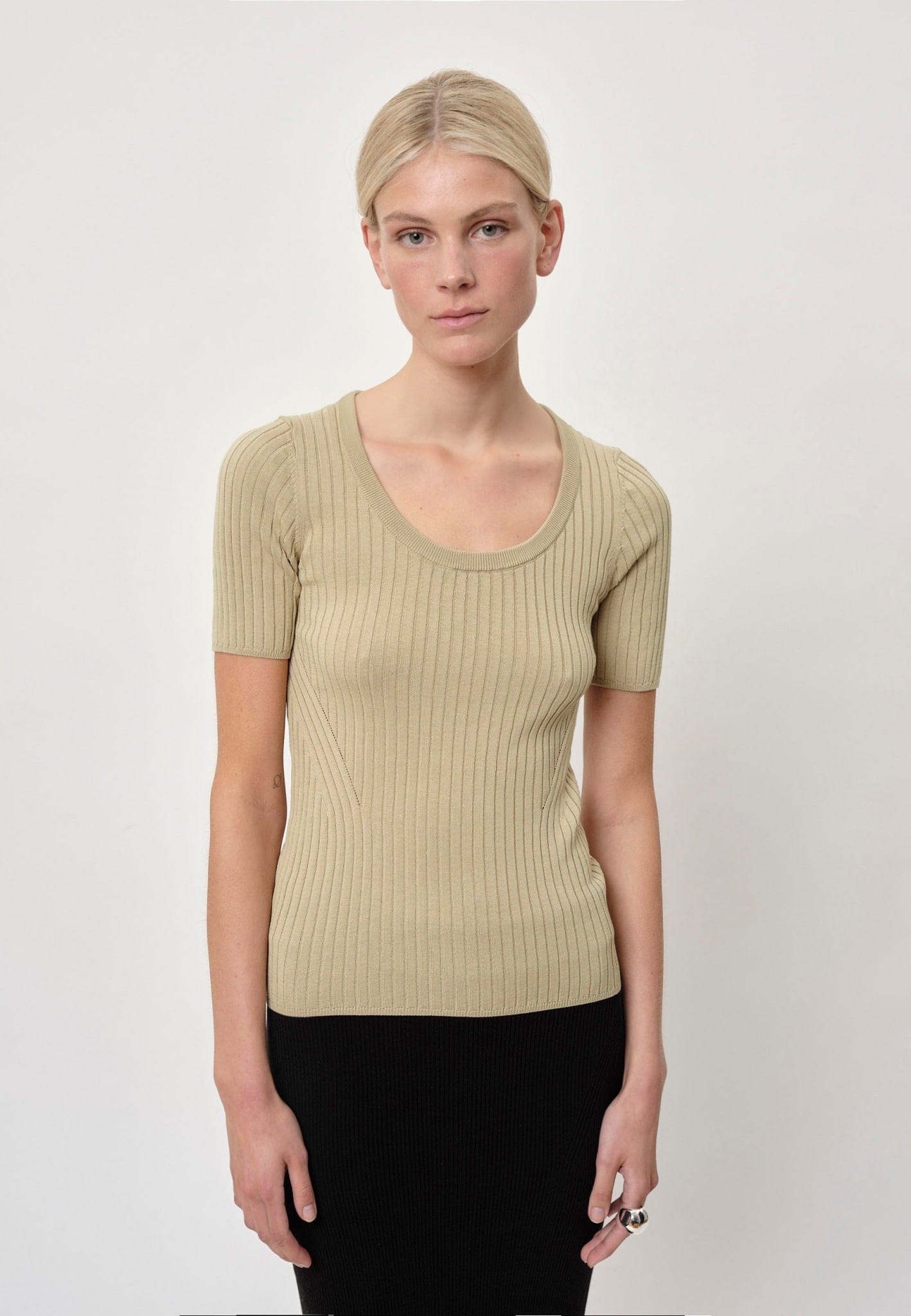 Jenny Knit Blouse - Asparagus made by HERSKIND