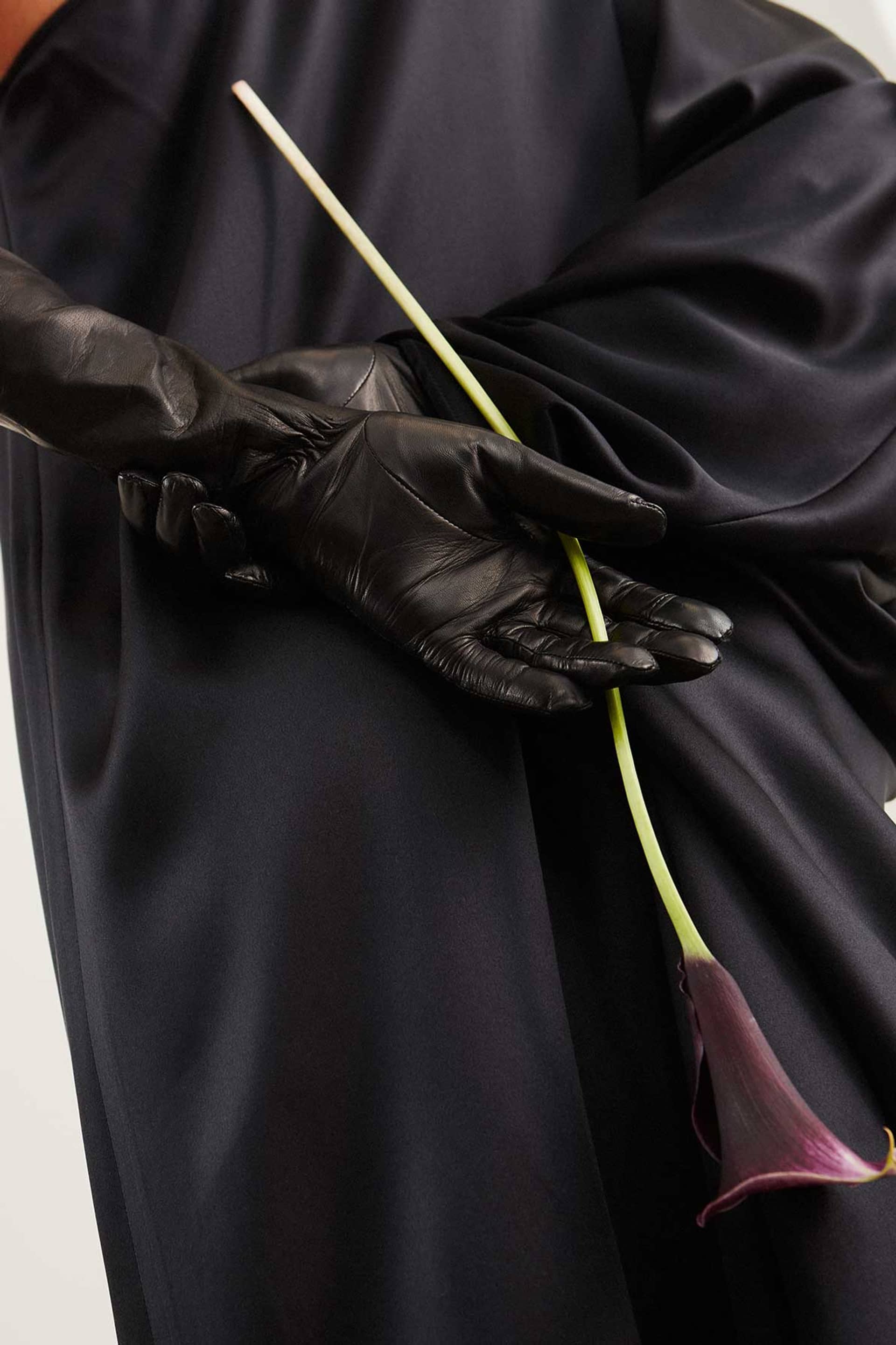 Essentials Extra Long Black made by Handsome Stockholm