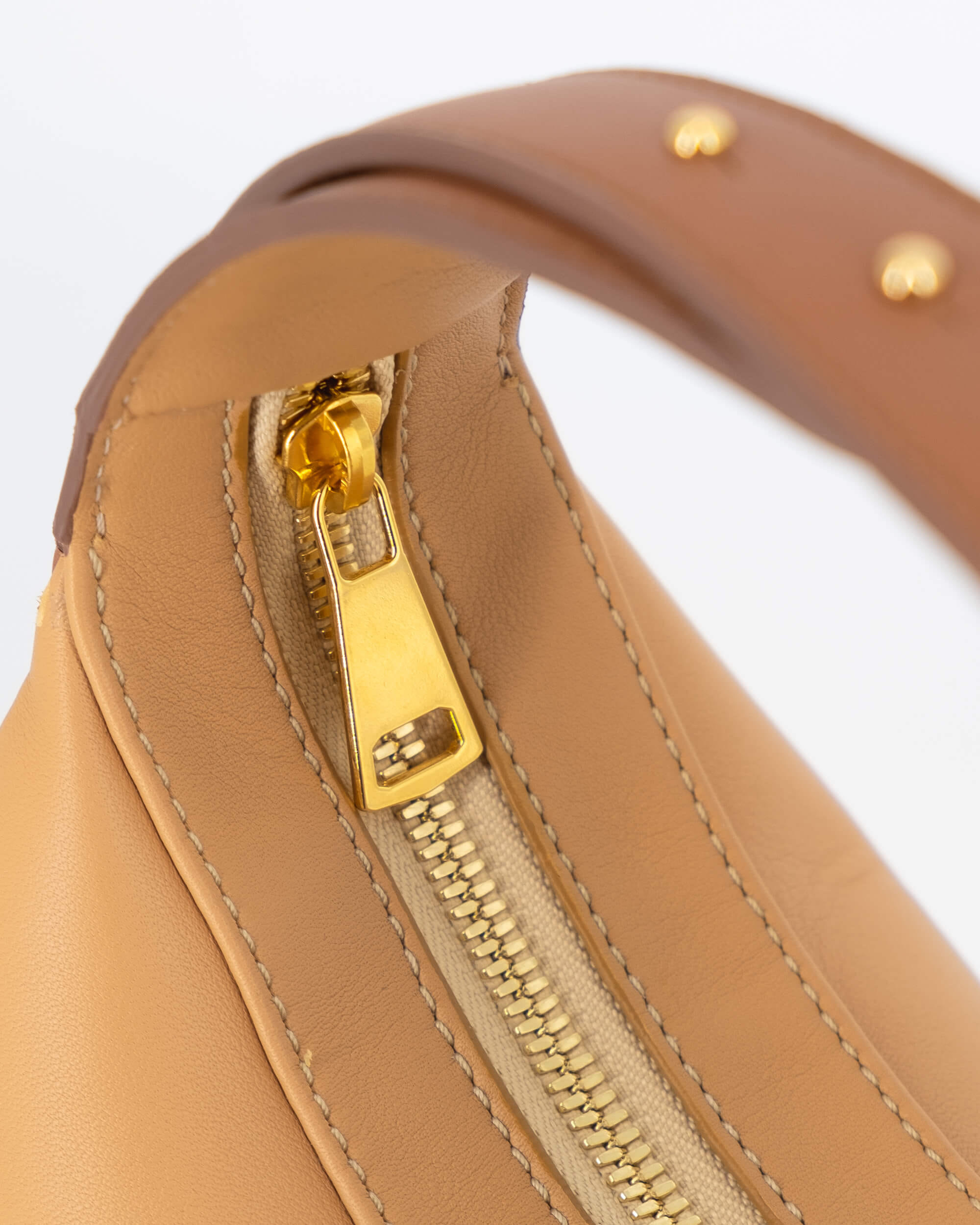 Muffin Hobo Camel / Tan in Beige made by Mietis