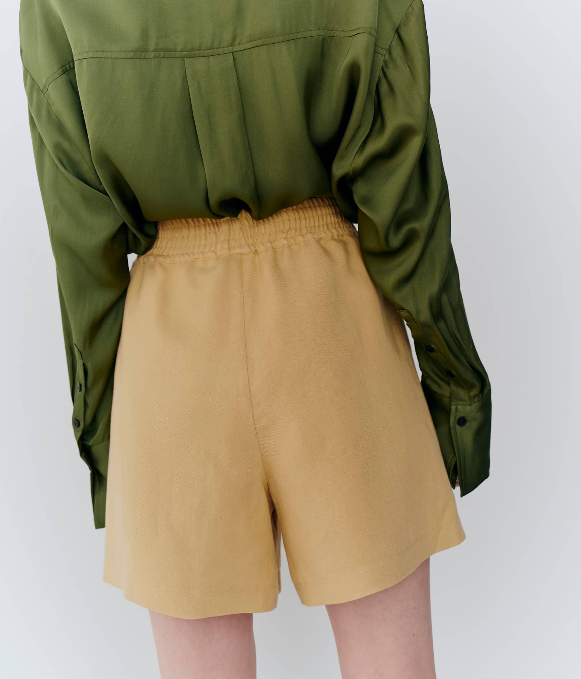 Bruce Shorts - Honey made by HERSKIND