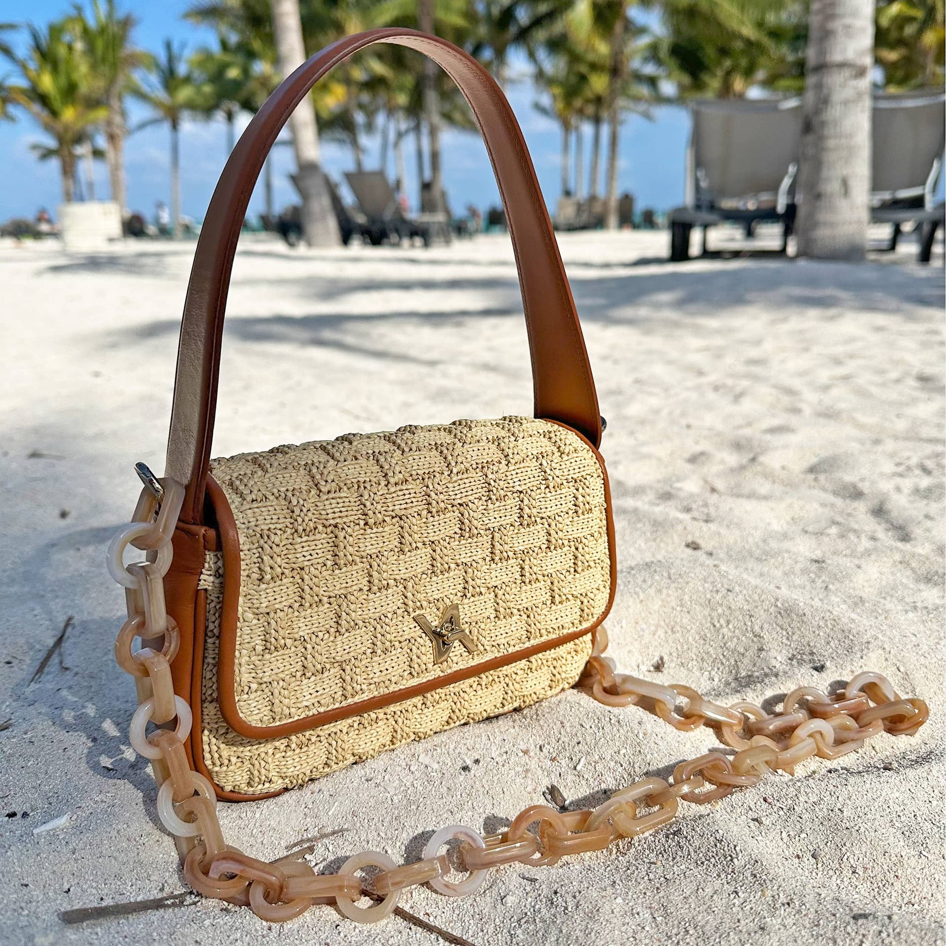 Lulu raffia natural hobo made by Yliana Yepez