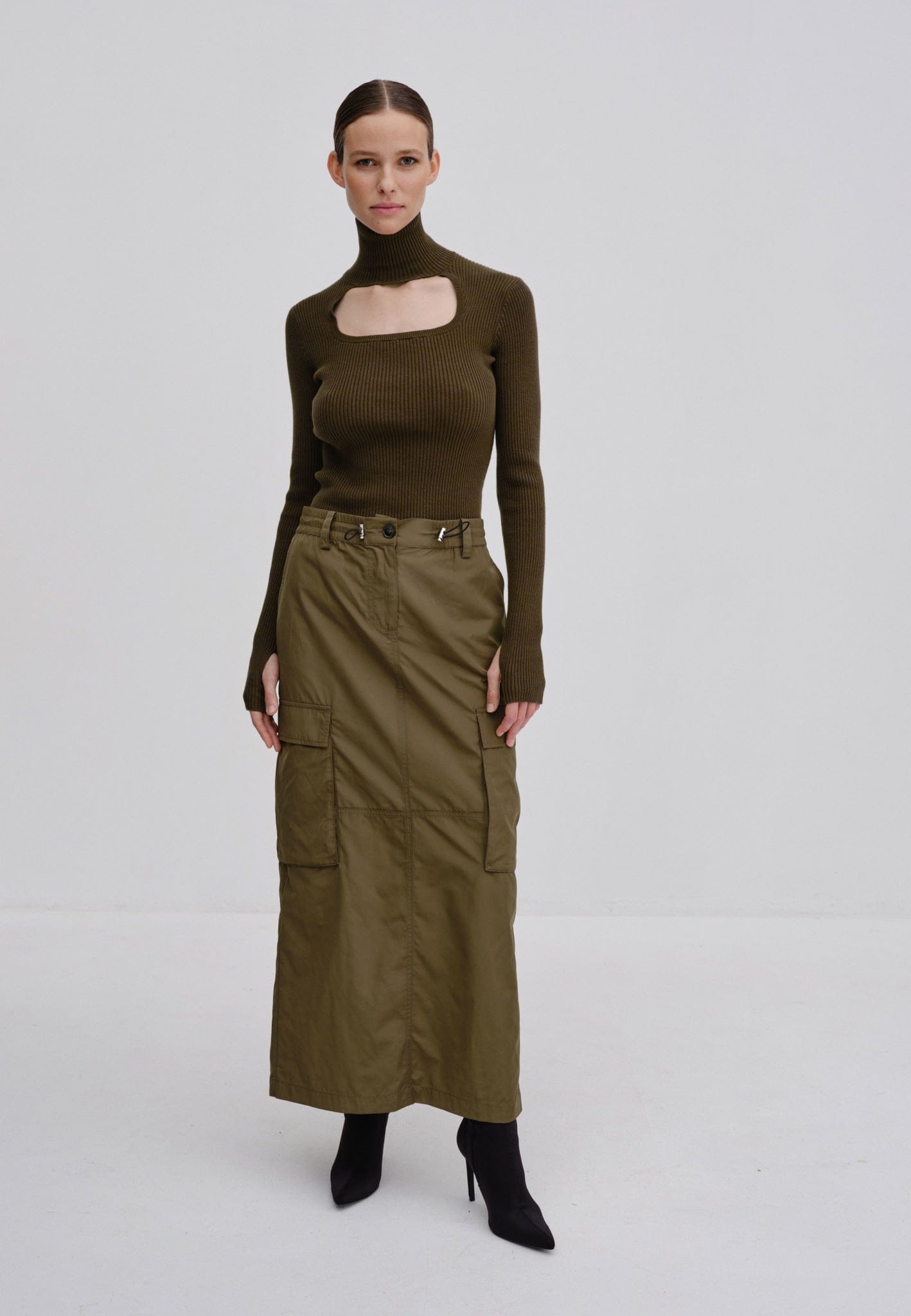 Vita Blouse - Khaki in Green made by HERSKIND