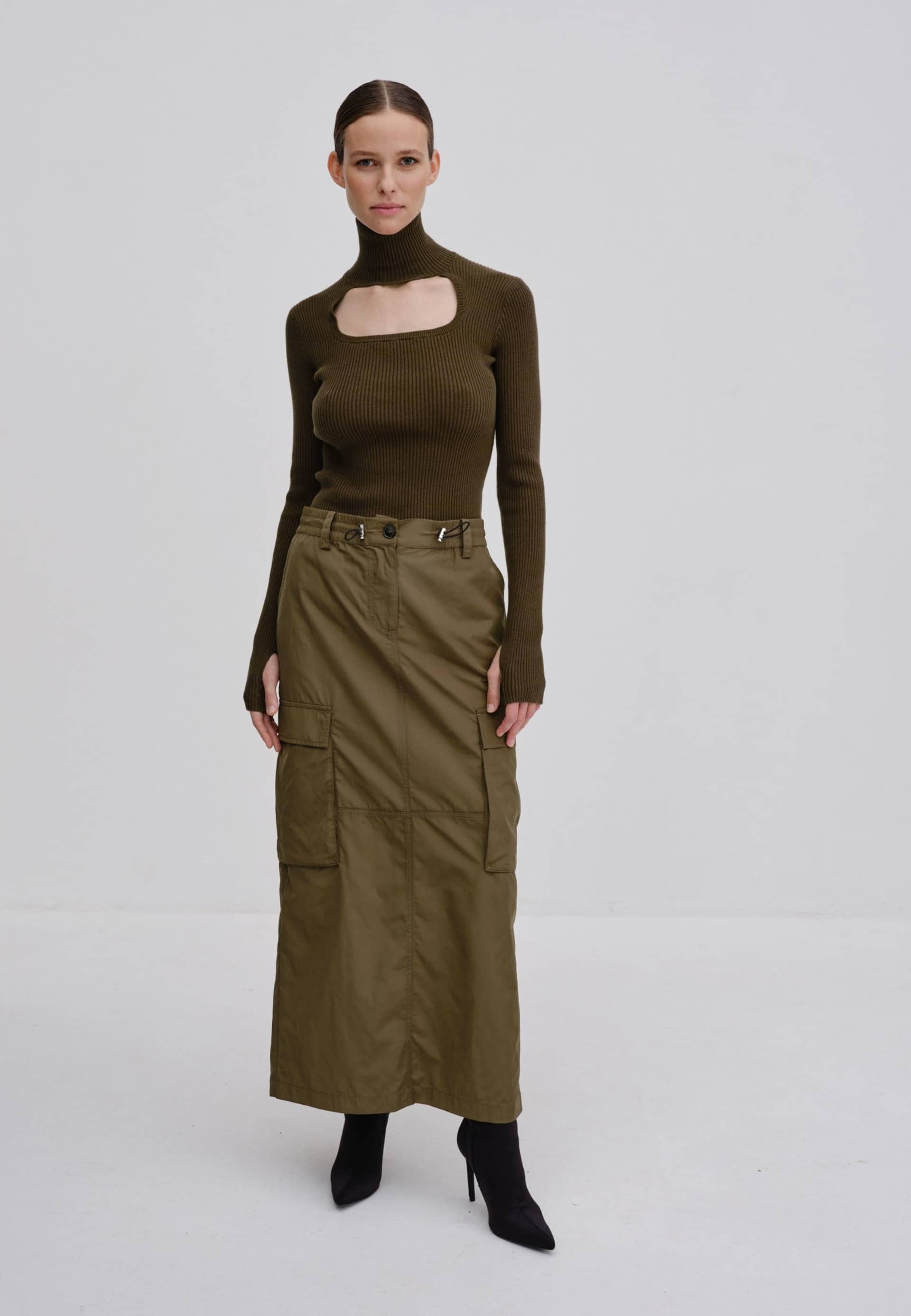Vita Blouse - Khaki in Green made by HERSKIND