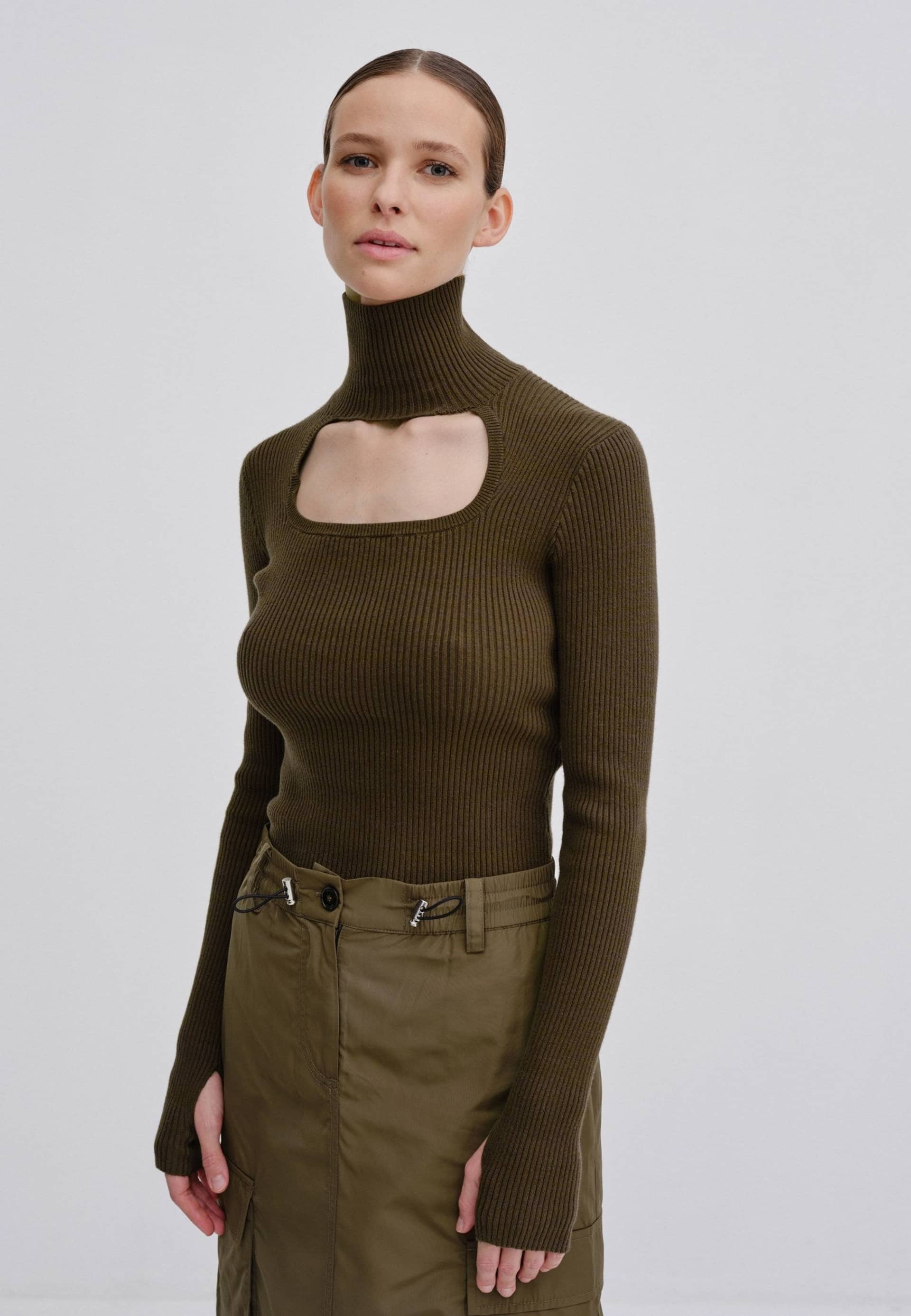 Vita Blouse - Khaki in Green made by HERSKIND