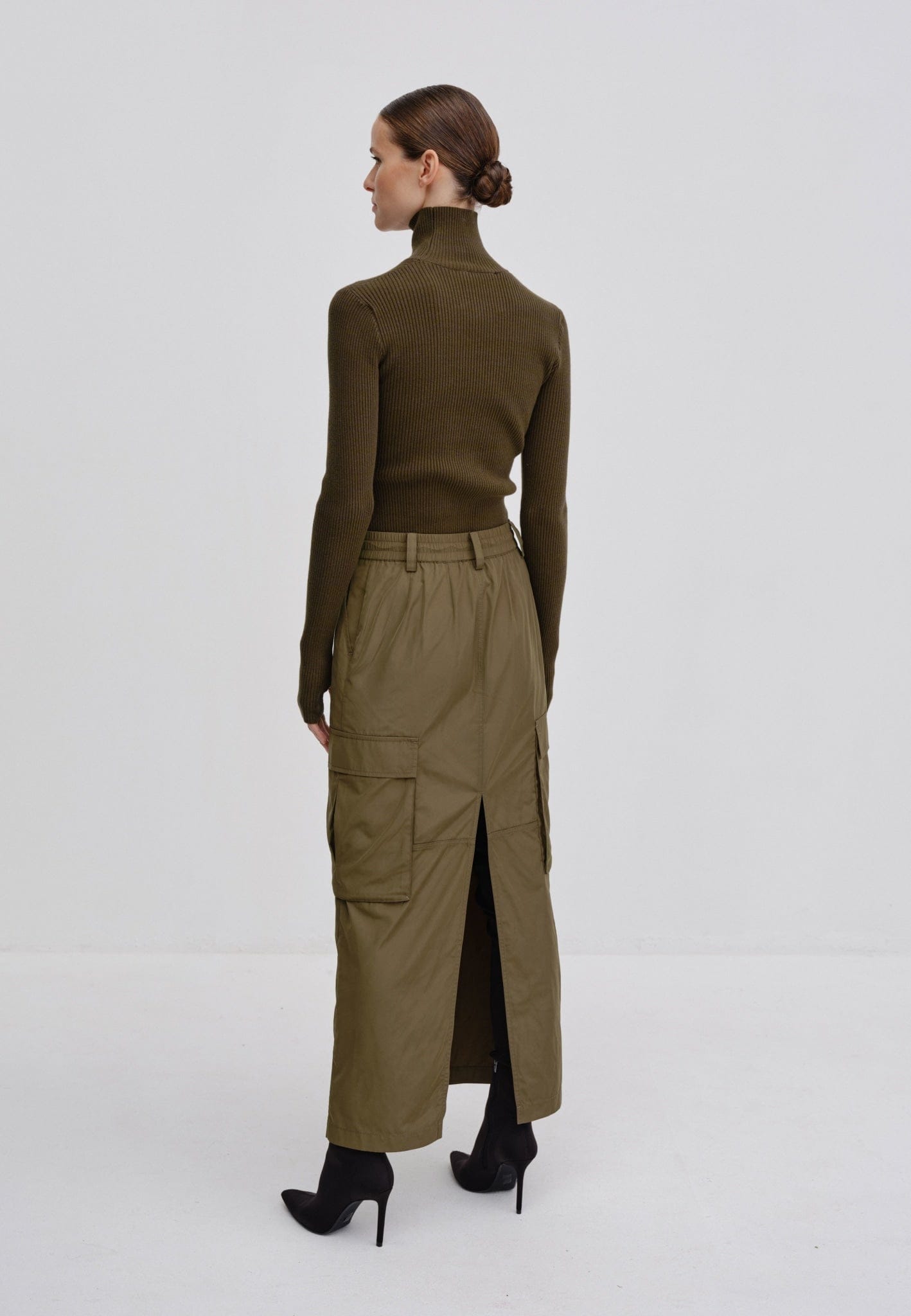 Vita Blouse - Khaki in Green made by HERSKIND
